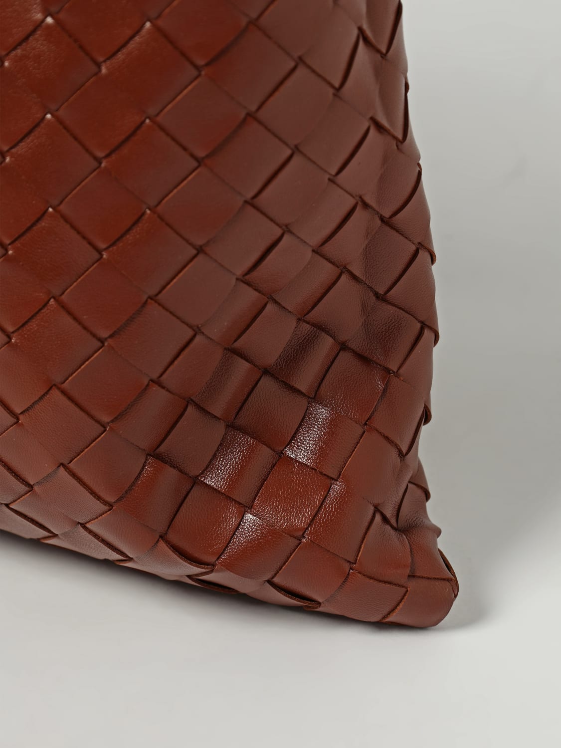 ショルダーバッグ・ポシェット BOTTEGA VENETA Woman Shoulder bag Brown 796262V3IV1 2190 BOTTEGA VENETA: Shoulder bag woman - Brown | Bottega Veneta