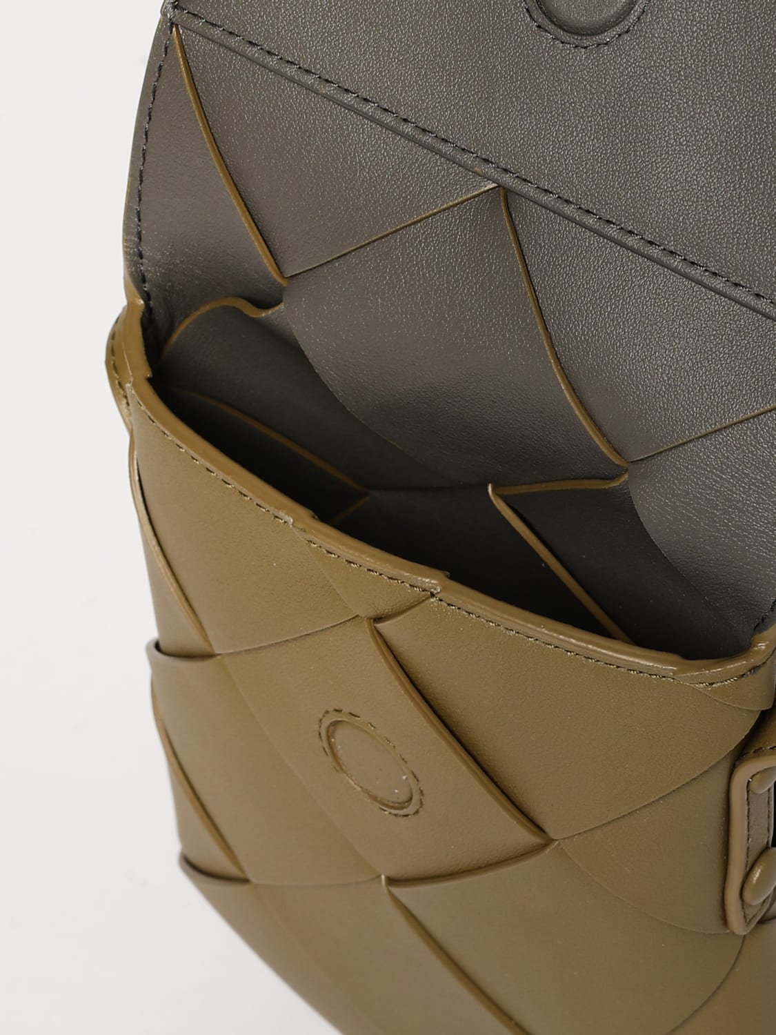 ショルダーバッグ BOTTEGA VENETA Men Shoulder bag Beige 817827V5AJ2 2878 BOTTEGA VENETA: Bags men - Beige | Bottega Veneta shoulder