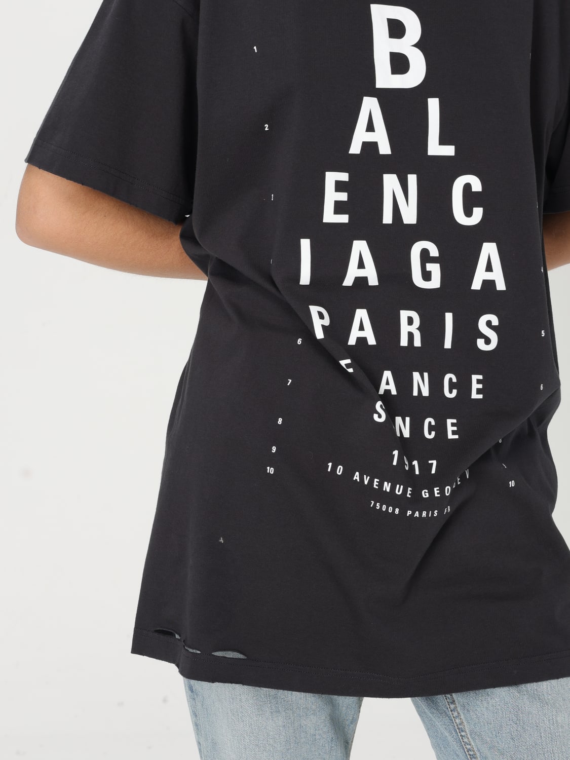Tシャツ・カットソー BALENCIAGA Women Tunic Tops 811688 TRVU69034 Black Black Optical Oversize T-Shirt | BALENCIAGA - Antonia