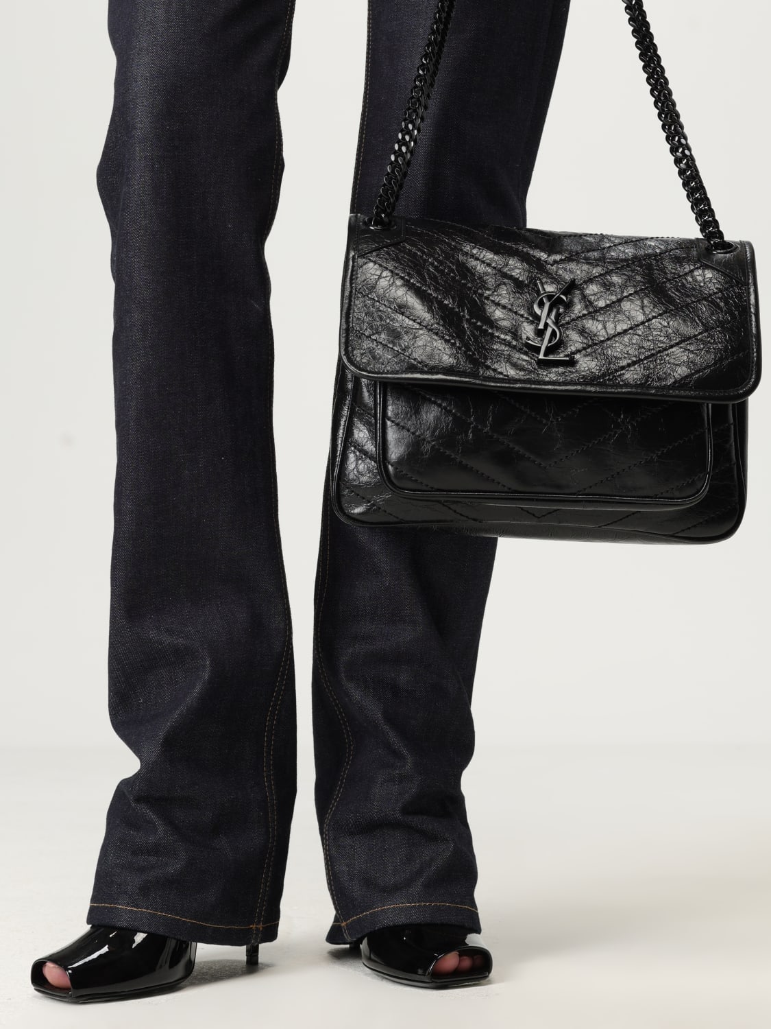 ショルダーバッグ・ポシェット SAINT LAURENT Woman Shoulder bag Black 6331840EN08 1000 SAINT LAURENT: Shoulder bag woman - Black | Saint Laurent