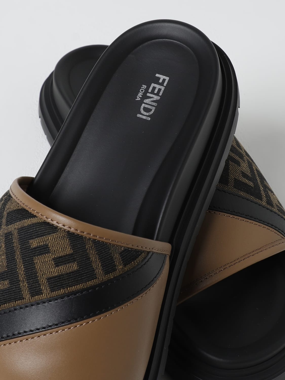 サンダル FENDI Men Sandals Sand 7X1674AF5T F1OOF FENDI: Shoes men - Sand | Fendi sandals 7X1674AF5T online at