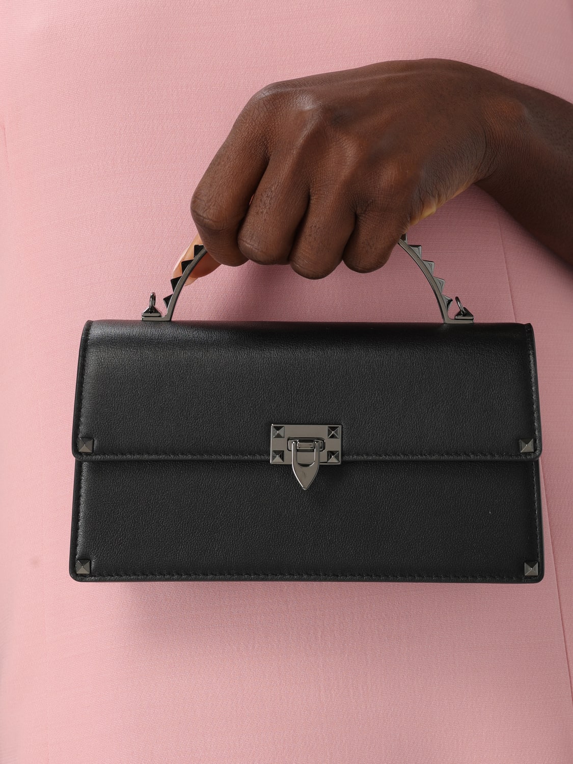 バッグ・カバンその他 VALENTINO GARAVANI Woman Mini bag Black 5W0P0AG5VBL 0NO VALENTINO GARAVANI: Shoulder bag woman - Black | Valentino