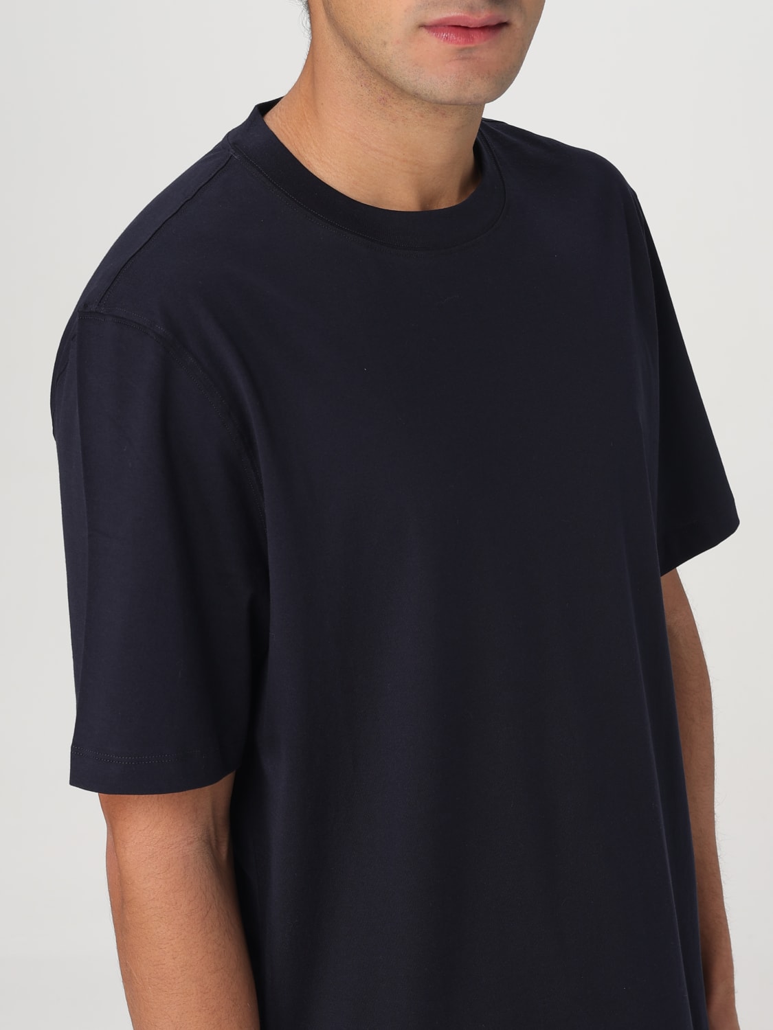 Tシャツ・カットソー BRUNELLO CUCINELLI Men T-shirt Navy M0B131308 C4425 Crew-neck T-shirt for Man in Navy Blue | Brunello Cucinelli