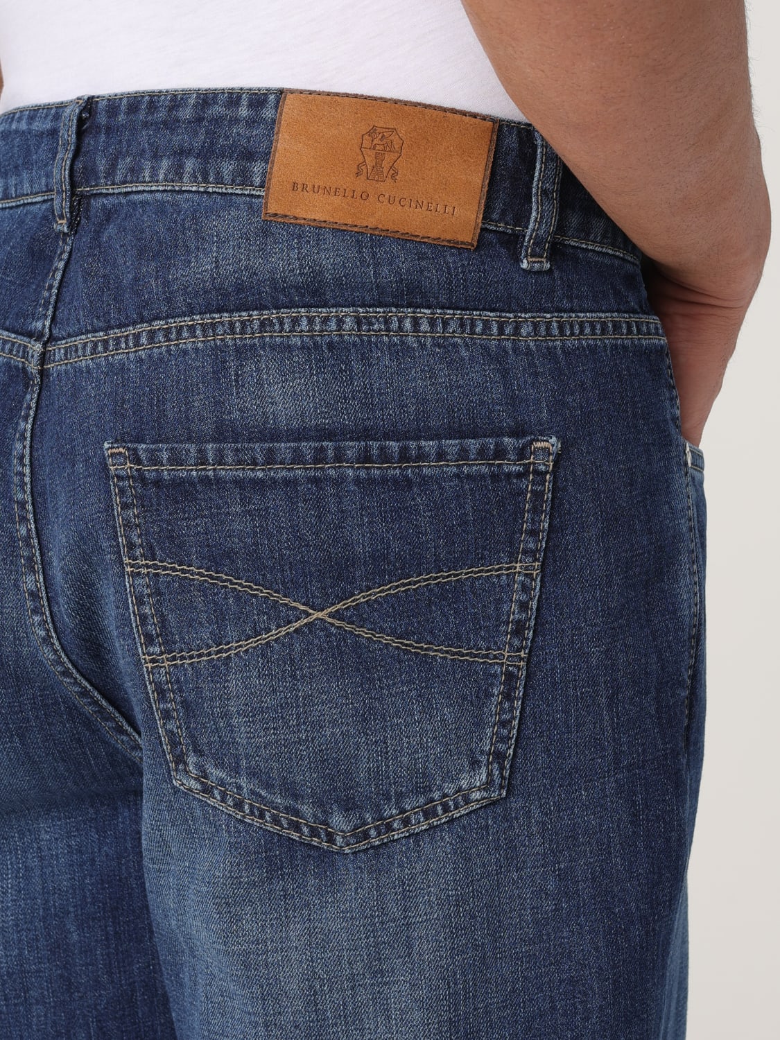 BRUNELLO CUCINELLI 牛仔裤: 牛仔裤 男士 Brunello Cucinelli, 蓝色 - Img 5