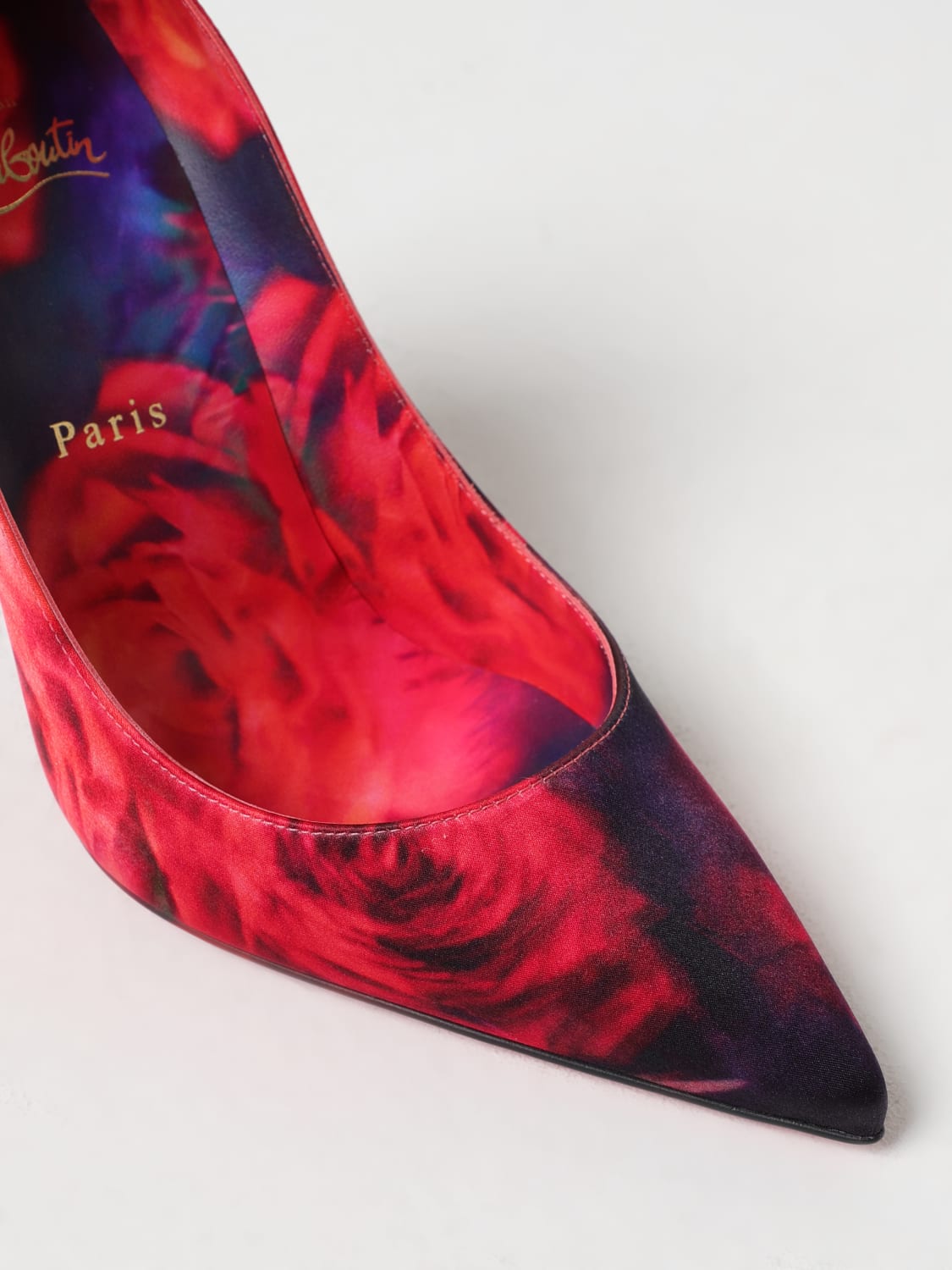 CHRISTIAN LOUBOUTIN DÉCOLLETÉ: Décolleté Kate Christian Louboutin in raso di seta con rose stampate, Fantasia - Img 4