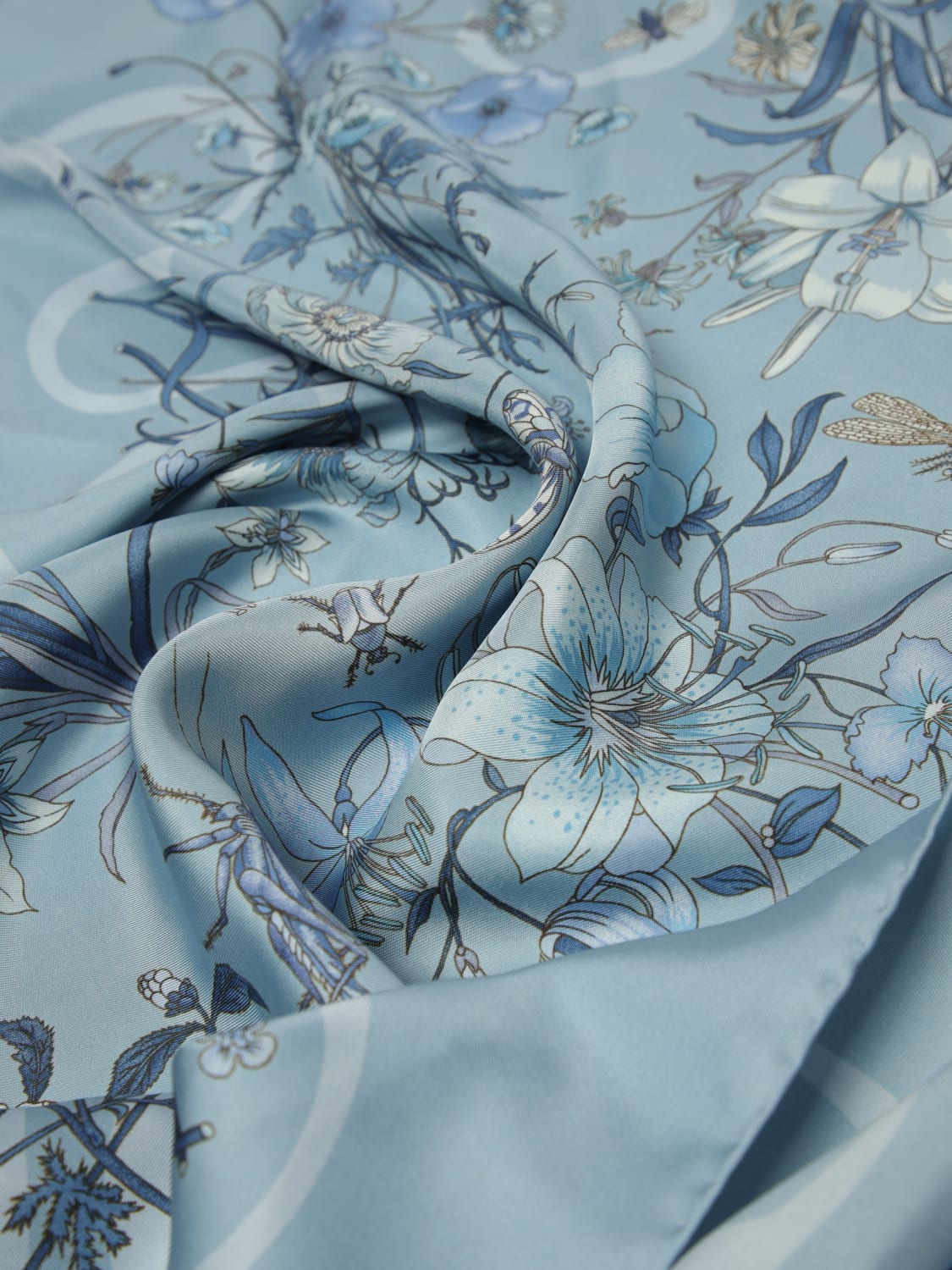 スカーフ GUCCI Woman Neck scarf Gnawed Blue 8100423G001 4969 GUCCI: Neck scarf woman - Gnawed Blue | Gucci neck scarf