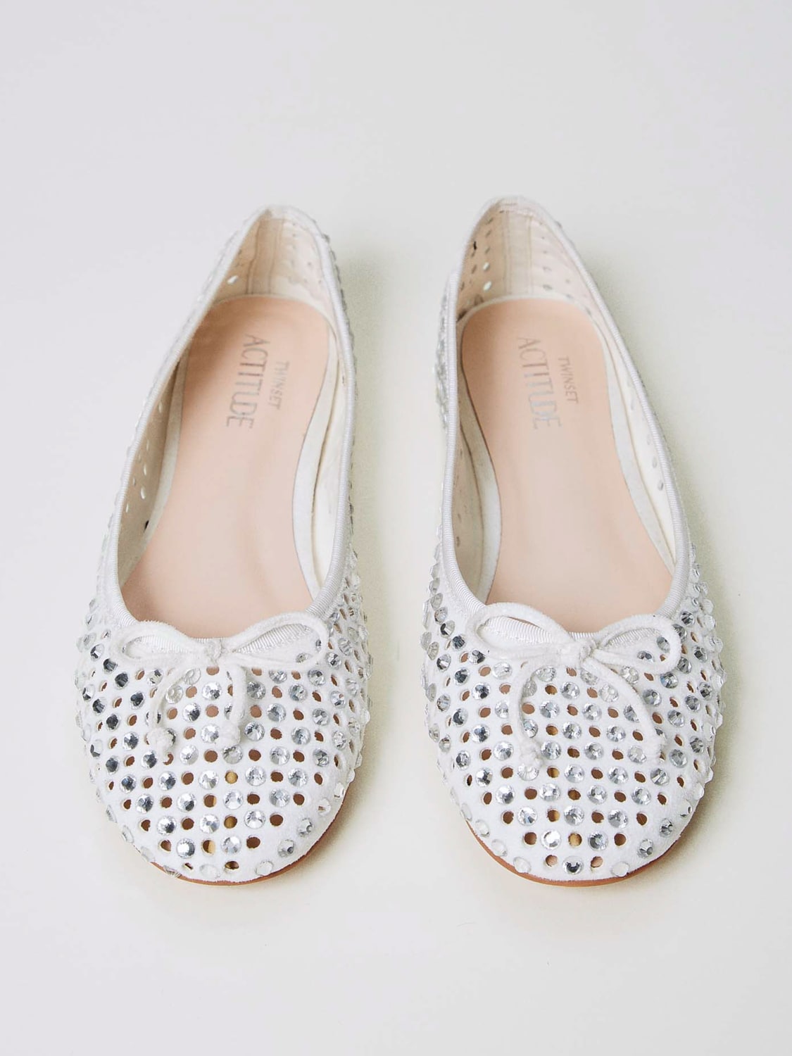 TWINSET ACTITUDE BALLERINE: Ballerina Twinset Actitude in pelle traforata con strass all over, Bianco - Img 4