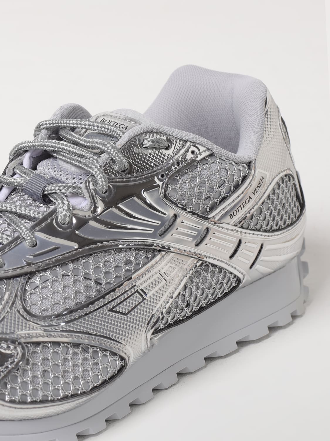BOTTEGA VENETA SNEAKERS: Sneakers Orbit in mesh e pelle sintetica laminata , Argento - Img 4