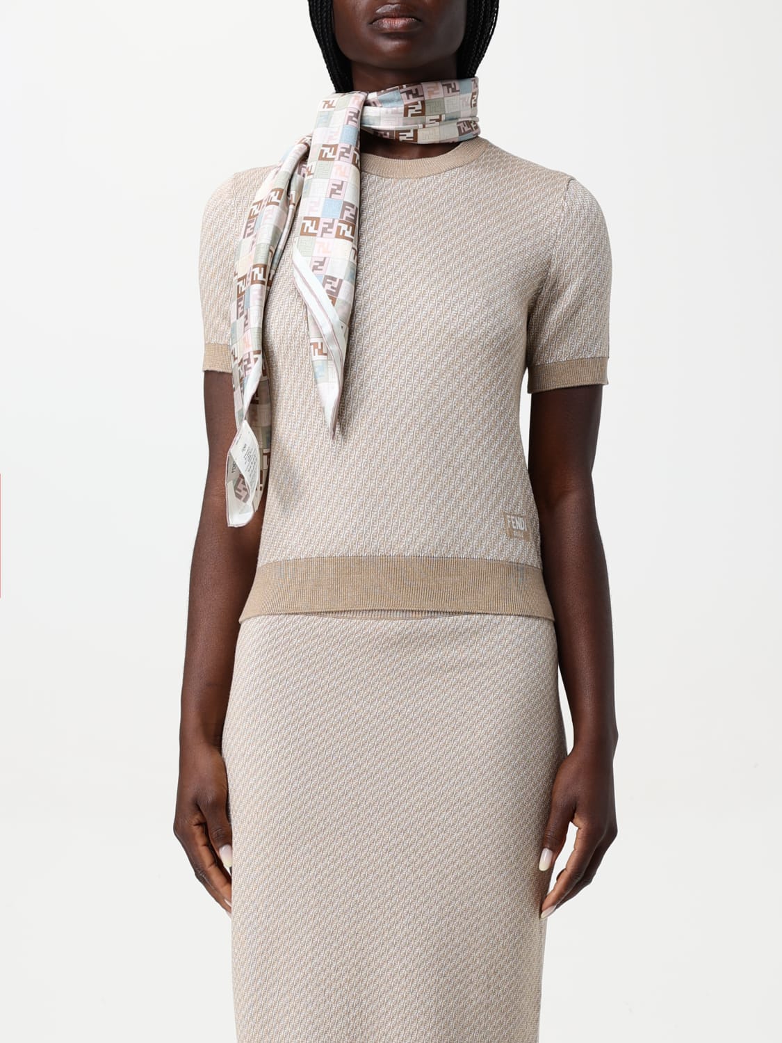 スカーフ FENDI Woman Neck scarf Beige FXT091 AUMD F0VG2 FENDI: Neck scarf woman - Beige | Fendi neck scarf FXT091