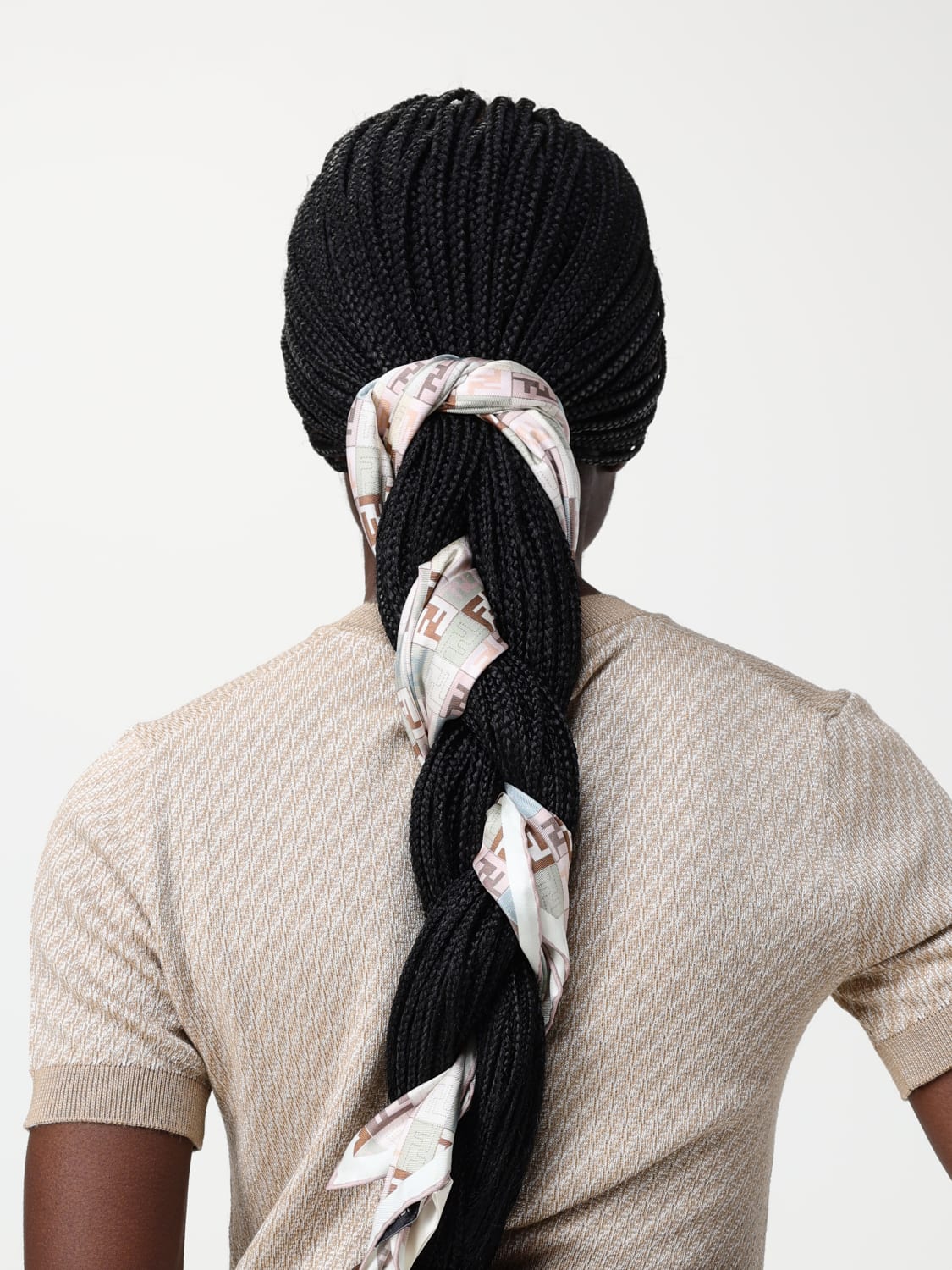 スカーフ FENDI Woman Neck scarf Beige FXT091 AUMD F0VG2 FENDI: Neck scarf woman - Beige | Fendi neck scarf FXT091