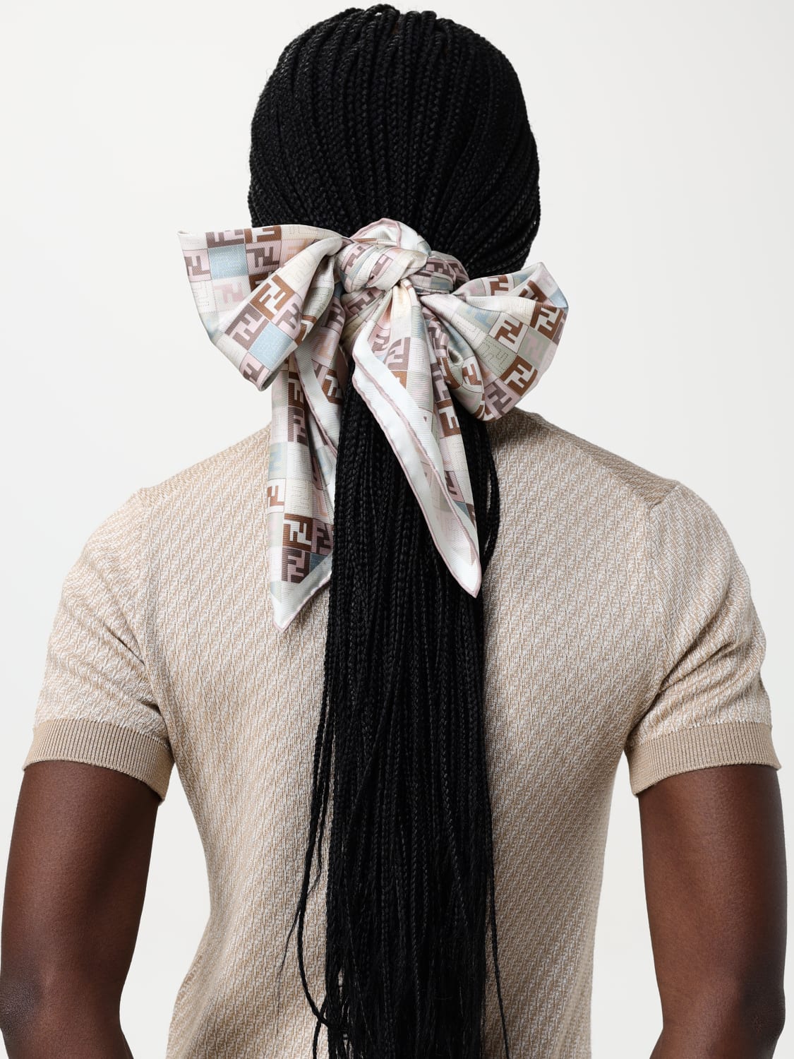 スカーフ FENDI Woman Neck scarf Beige FXT091 AUMD F0VG2 FF Foulard Silk Beige | Fendi