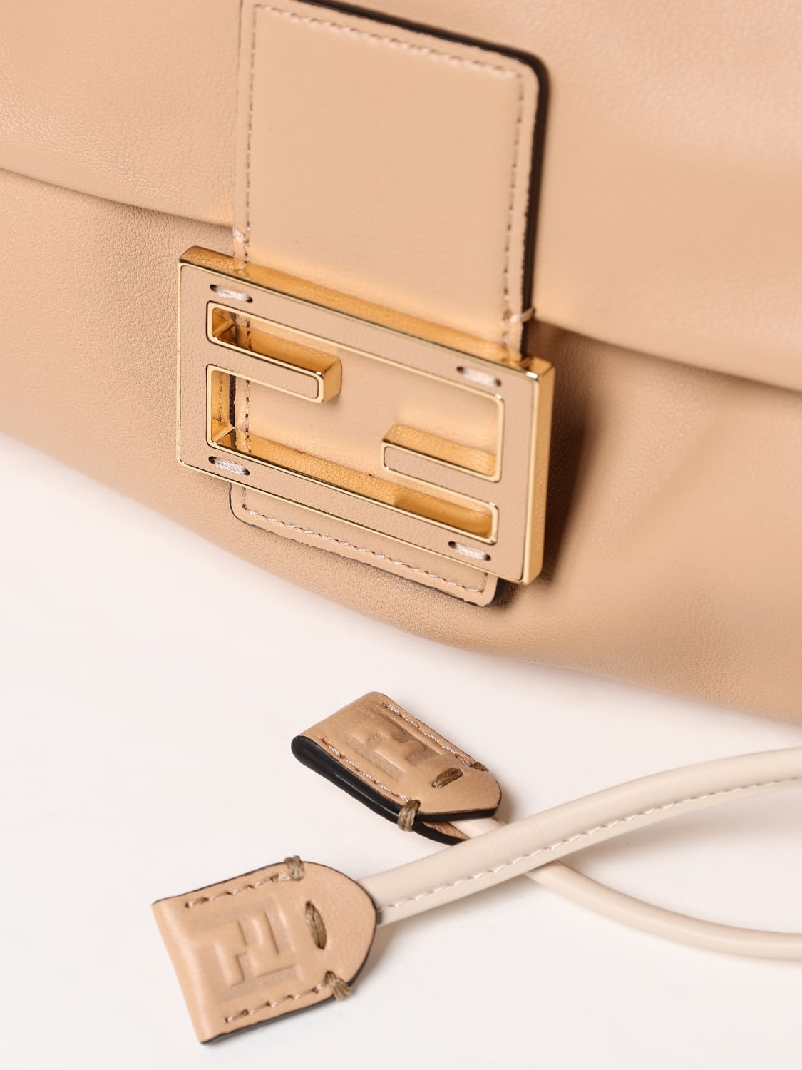 ショルダーバッグ・ポシェット FENDI Woman Shoulder bag Blush Pink 8BR833 AQ0D F0J2K FENDI: Shoulder bag woman - Blush Pink | Fendi shoulder bag