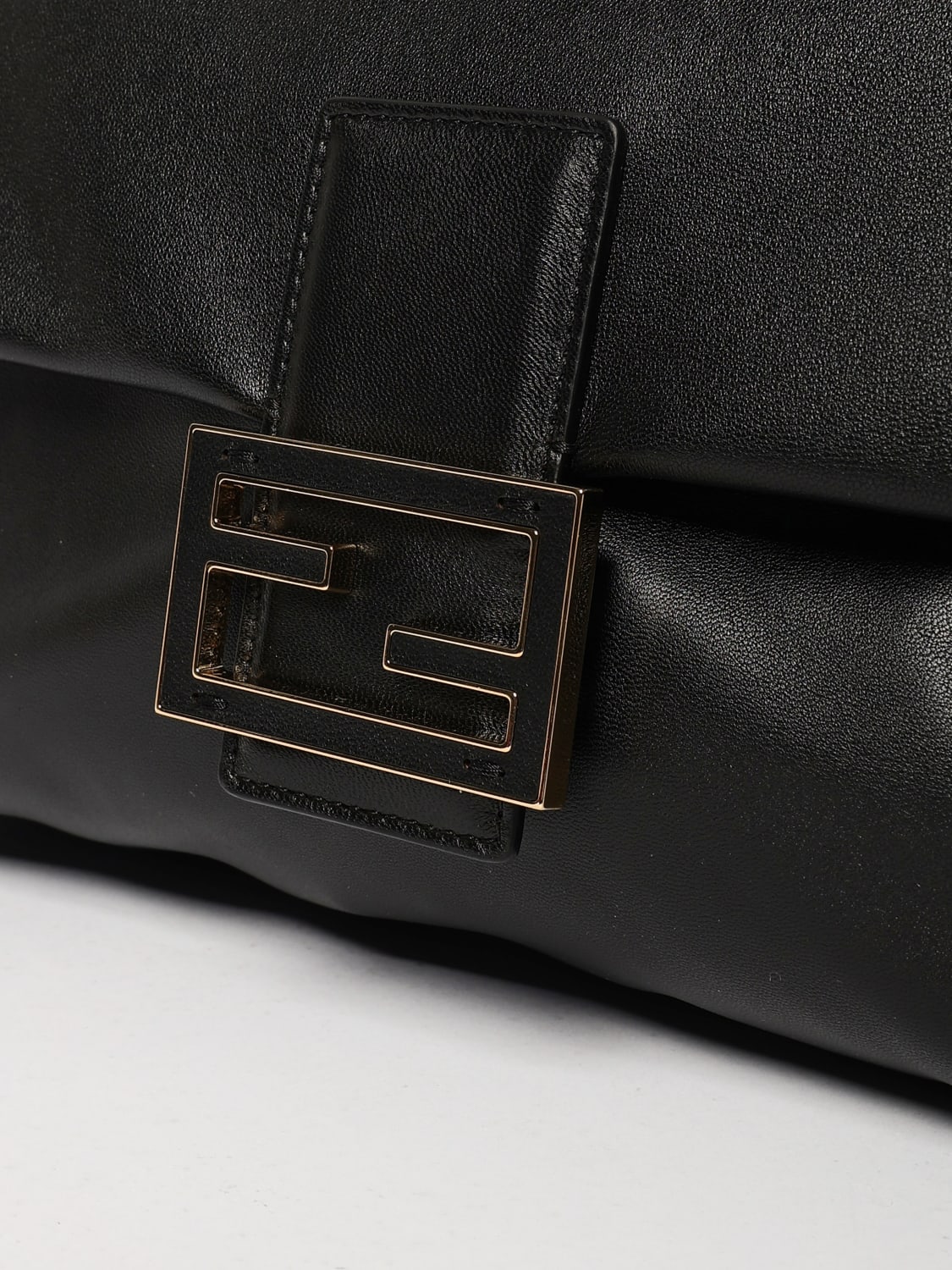 ショルダーバッグ・ポシェット FENDI Woman Shoulder bag Black 8BR834 AQ0D F0KUR FENDI: Shoulder bag woman - Black | Fendi shoulder bag