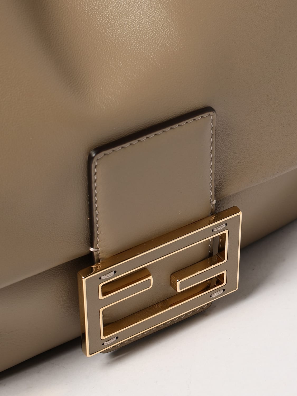 ショルダーバッグ・ポシェット FENDI Woman Shoulder bag Dove Grey 8BR834 AQ0D F0E65 FENDI: Shoulder bag woman - Dove Grey | Fendi shoulder bag