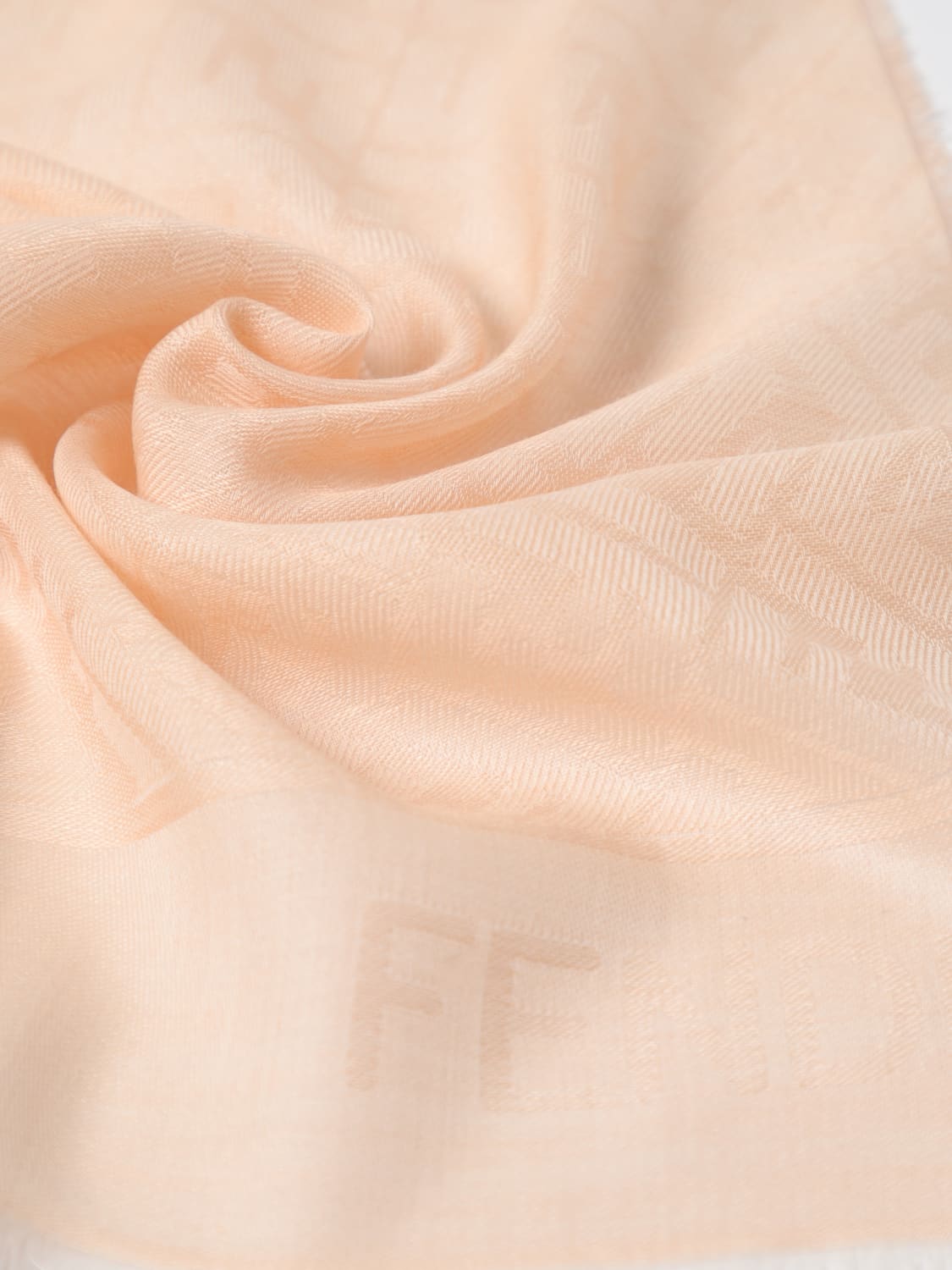スカーフ FENDI Woman Scarf Pink FXT246 AUM4 F0QD1 FENDI: Scarf woman - Pink | Fendi scarf FXT246 AUM4 online