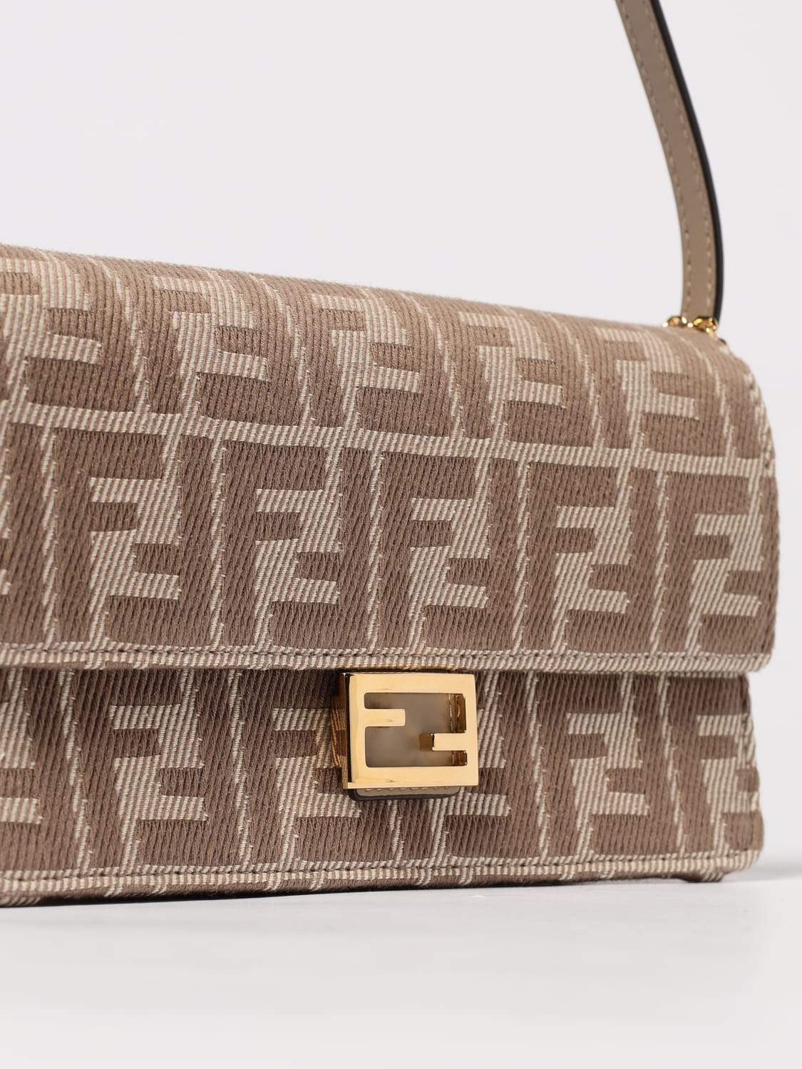 ショルダーバッグ・ポシェット FENDI Woman Shoulder bag Beige 8M0498 AUNJ F1SNP Wallet On Chain Baguette Fabric Beige | Fendi