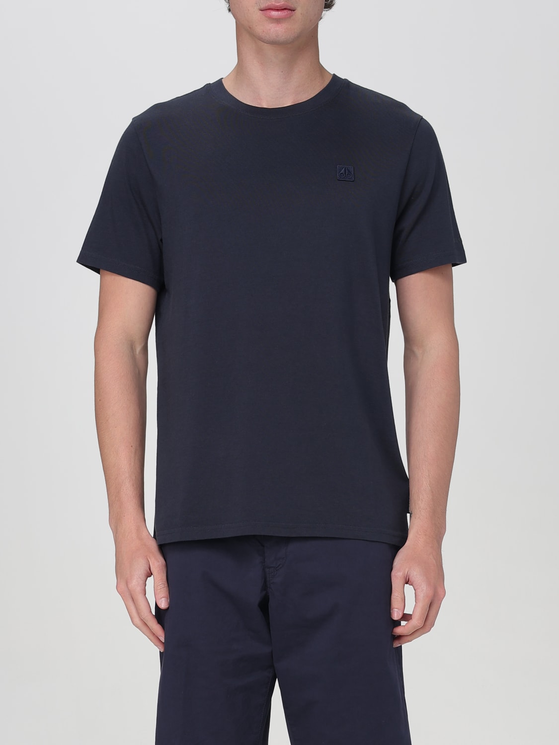 Tシャツ・カットソー MOOSE KNUCKLES Men T-shirt Navy M15MT759 833 MOOSE KNUCKLES: T-shirt men - Navy | Moose Knuckles t-shirt