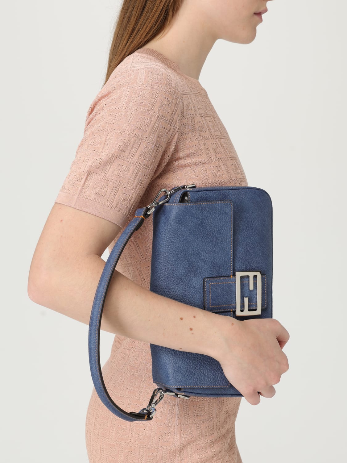 ショルダーバッグ・ポシェット FENDI Woman Shoulder bag Blue 8BR600 AUSZ F04QL FENDI: Shoulder bag woman - Blue | Fendi shoulder bag 8BR600