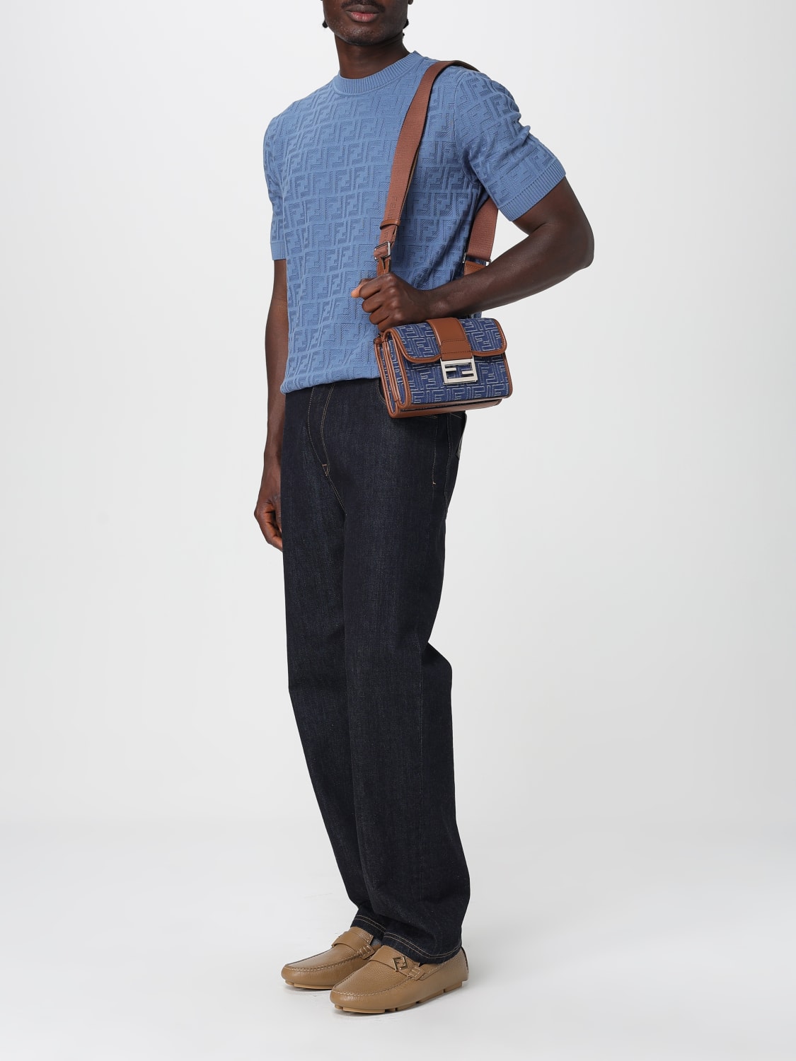 Tシャツ・カットソー FENDI Men T-shirt Gnawed Blue FZX051 AUW0 F0U6K FENDI: T-shirt men - Gnawed Blue | Fendi t-shirt FZX051 AUW0