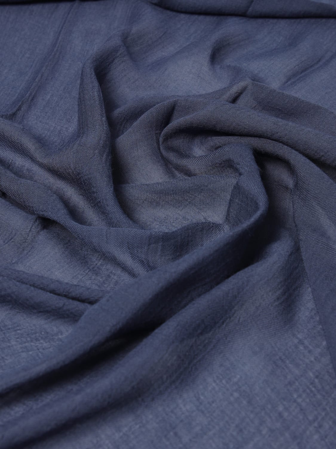 スカーフ EMPORIO ARMANI Woman Neck scarf Gnawed Blue EW001869 AF15678 EMPORIO ARMANI: Neck scarf woman - Gnawed Blue | Emporio