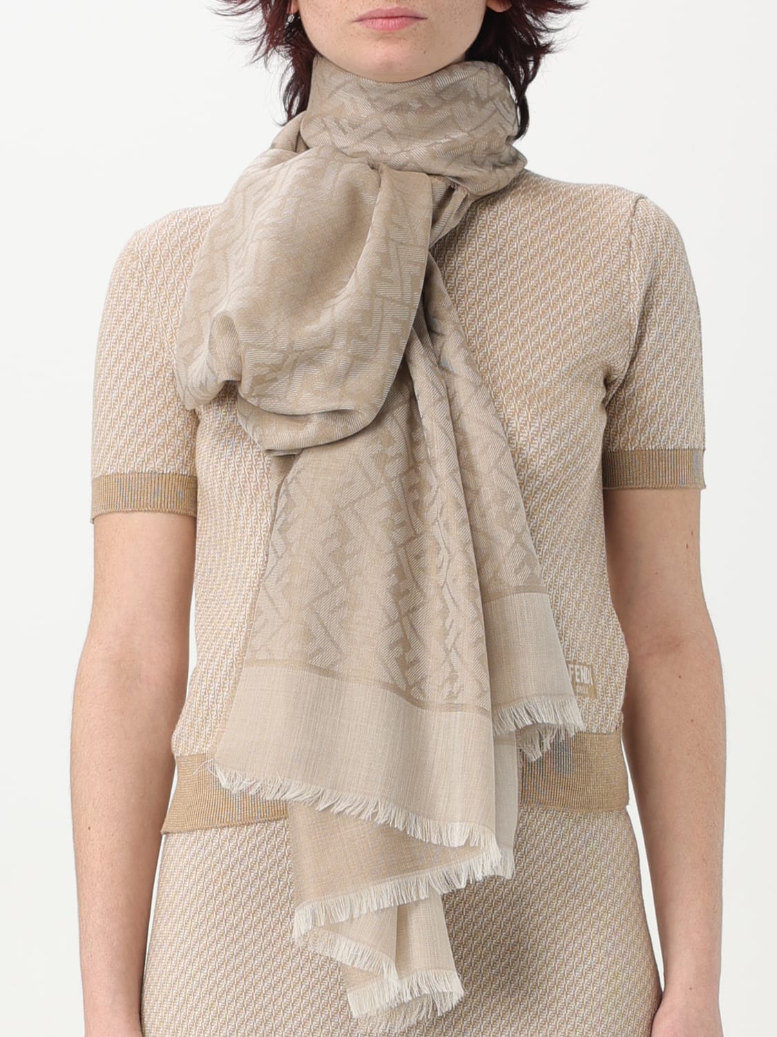 スカーフ FENDI Woman Neck scarf Dove Grey FXT246 AUM4 F0QD3 FENDI: Neck scarf woman - Dove Grey | Fendi scarf FXT246