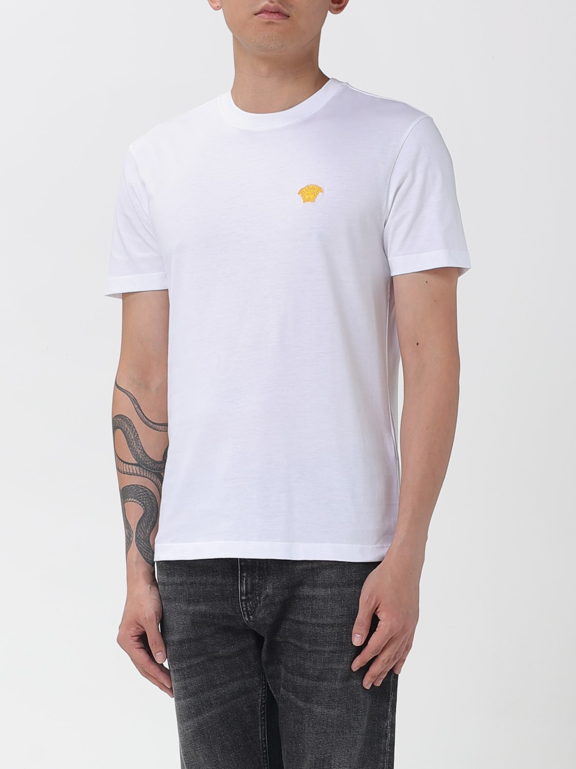 VERSACE T-SHIRT: T-shirt Versace in cotone con logo Medusa, Bianco - Img 4