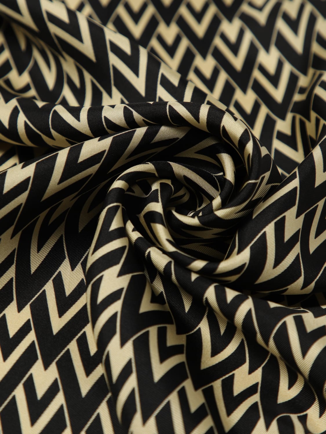 VALENTINO GARAVANI FULAR: Fular mujer Valentino Garavani, Negro - Img 3