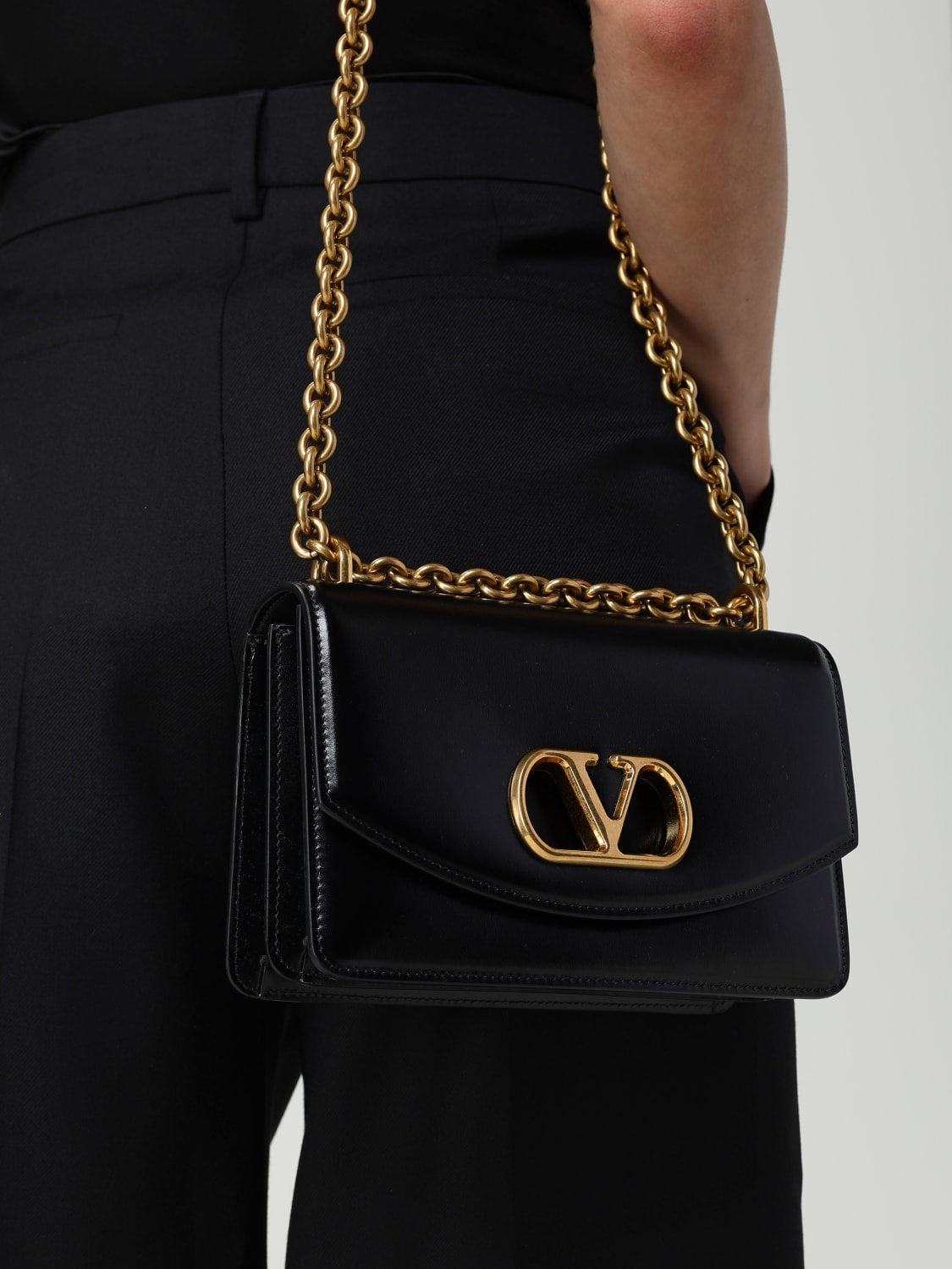 バッグ・カバンその他 VALENTINO GARAVANI Woman Mini bag Black 6W0B0R17GCB 0NO VALENTINO GARAVANI：ショルダーバッグ レディース - ブラック