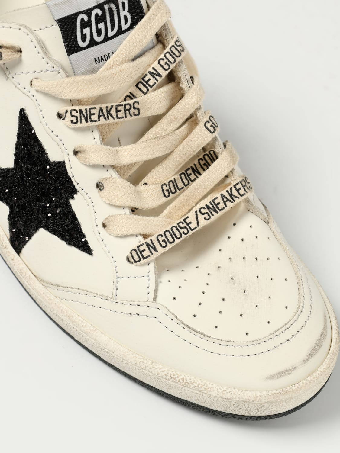 GOLDEN GOOSE SNEAKERS: Sneakers Ballstar Golden Goose in pelle e glitter used , Bianco - Img 4