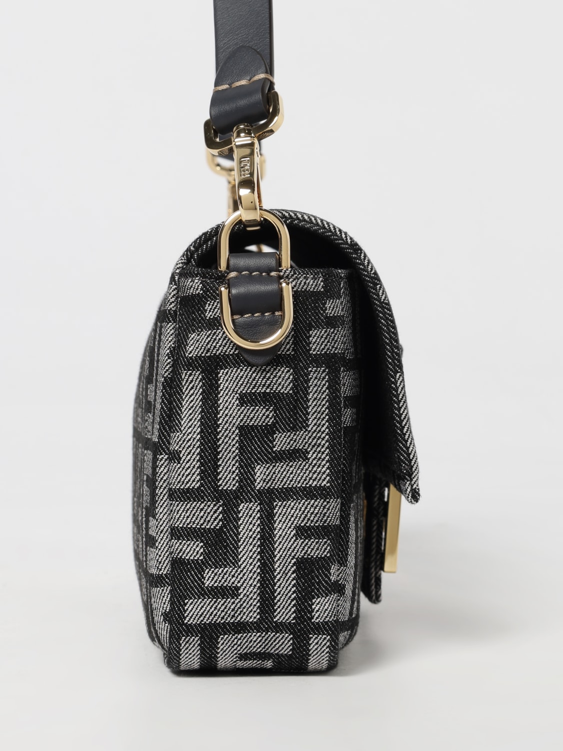 FENDI BORSA A SPALLA: Borsa Baguette Fendi in denim con monogram FF jacquard, Nero - Img 4