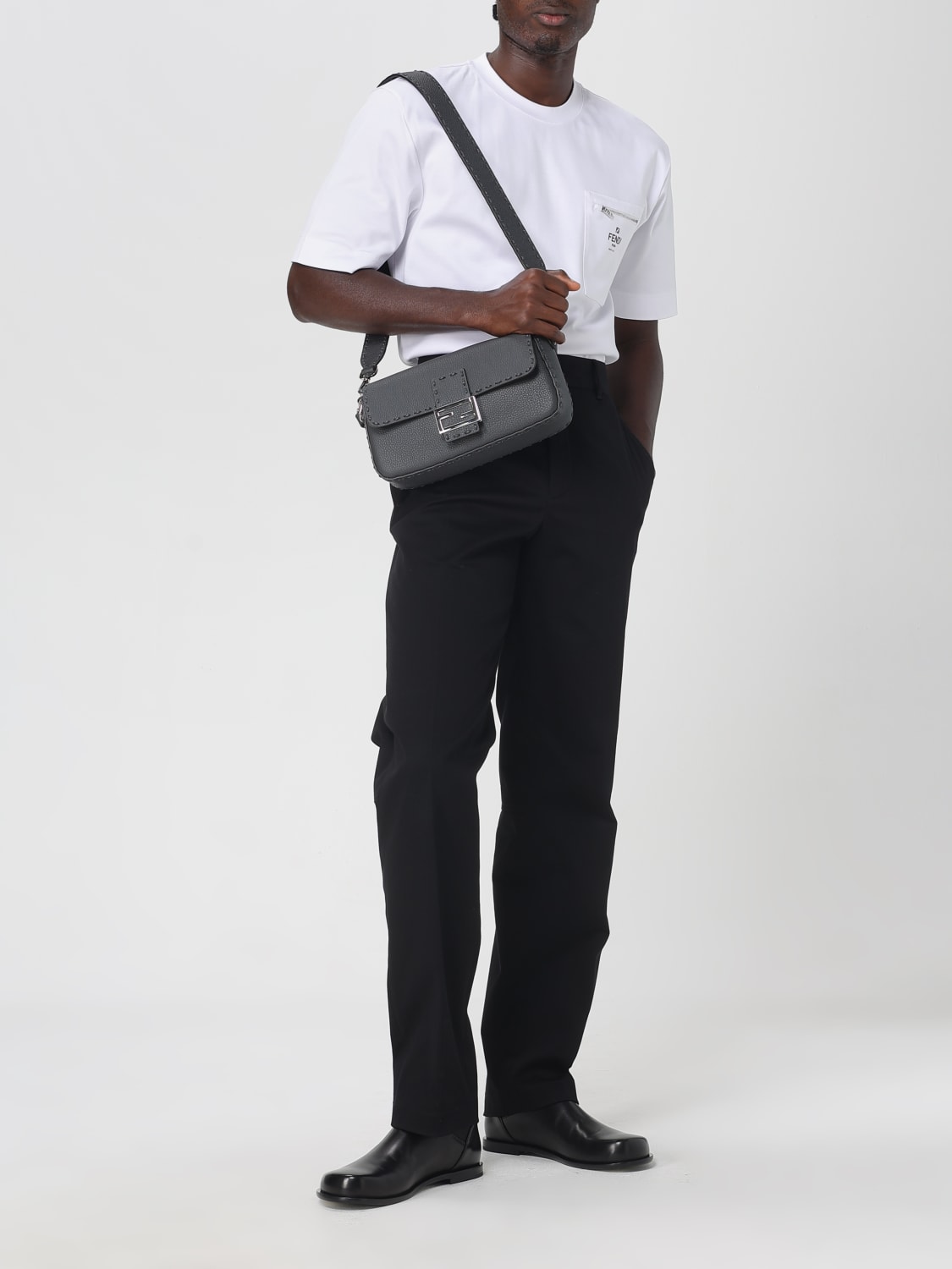 FENDI BORSA A TRACOLLA: Borsa Baguette Regular Fendi in pelle martellata , Antracite - Img 2