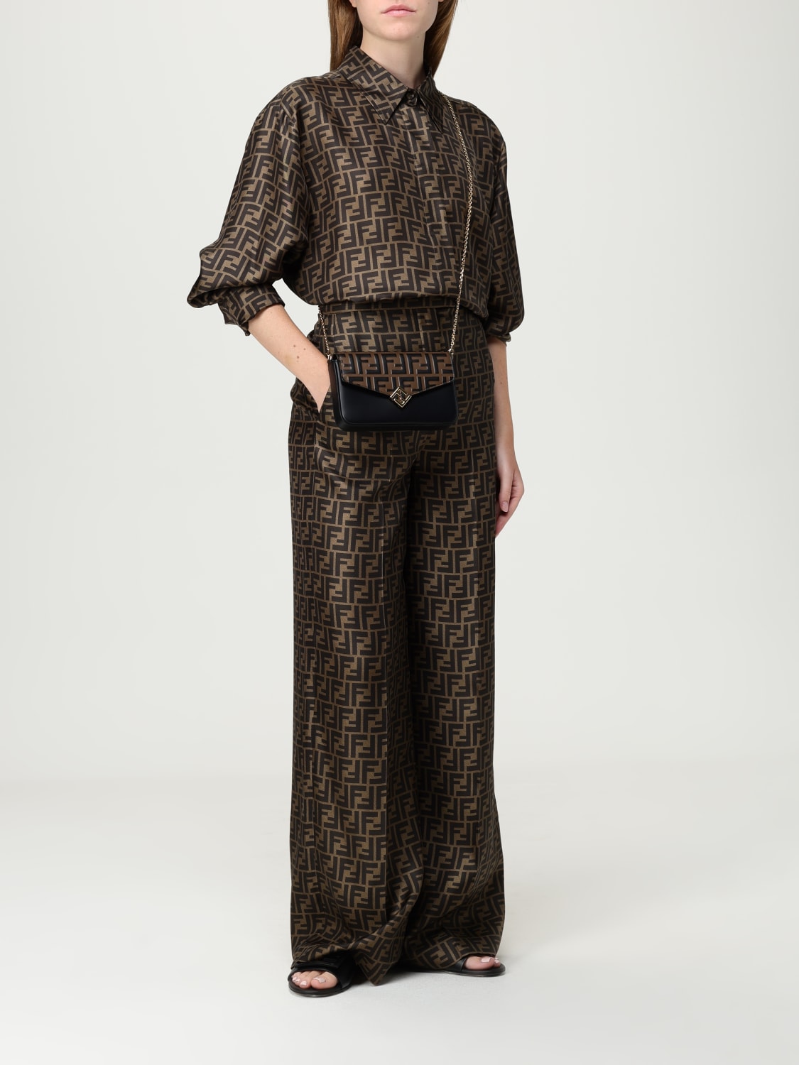 FENDI PORTAFOGLIO: Wallet On Chain FF Diamonds Fendi in pelle , Caffe - Img 2