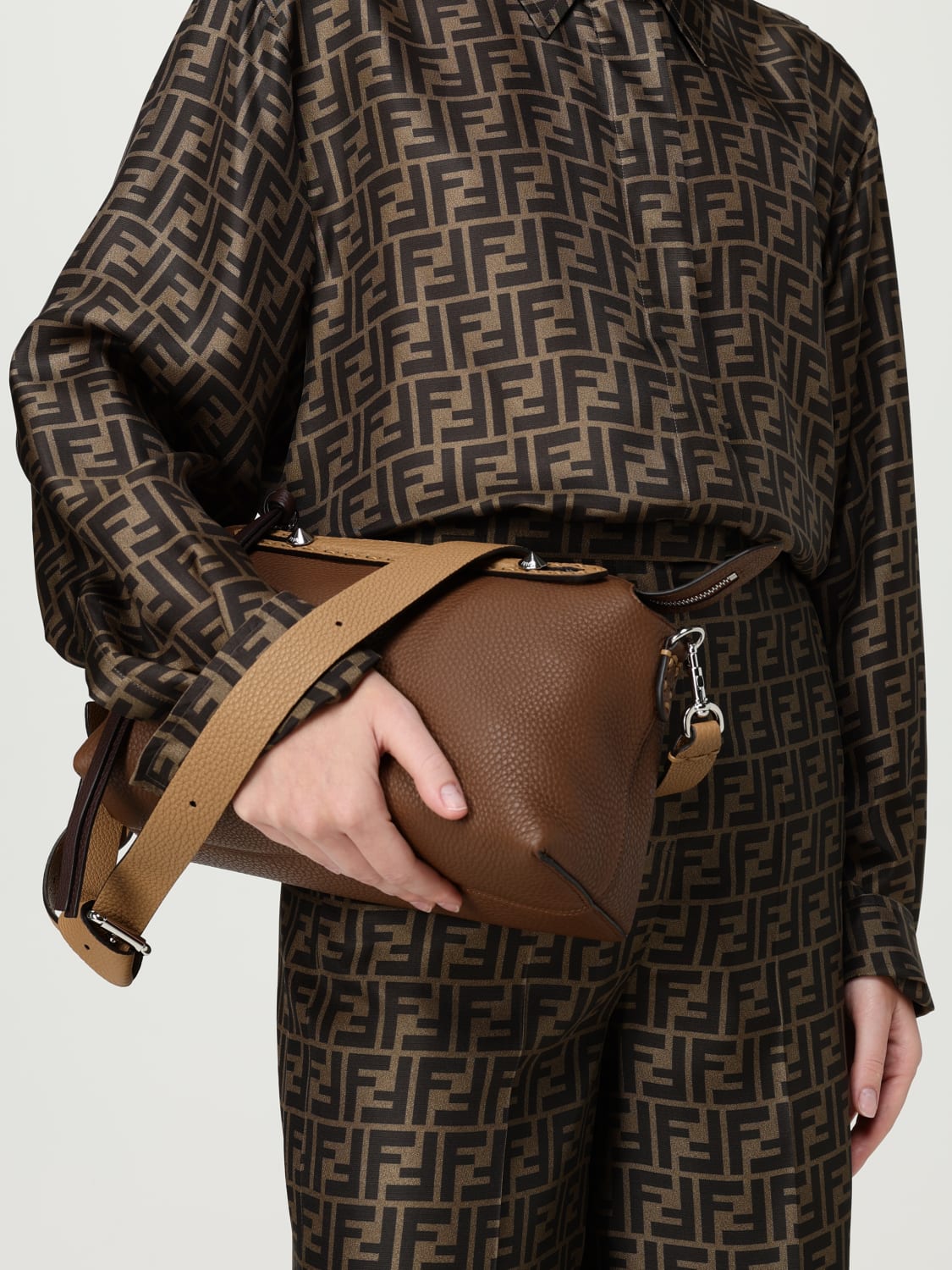 FENDI HANDTASCHE: Schultertasche damen Fendi, Braun - Img 2