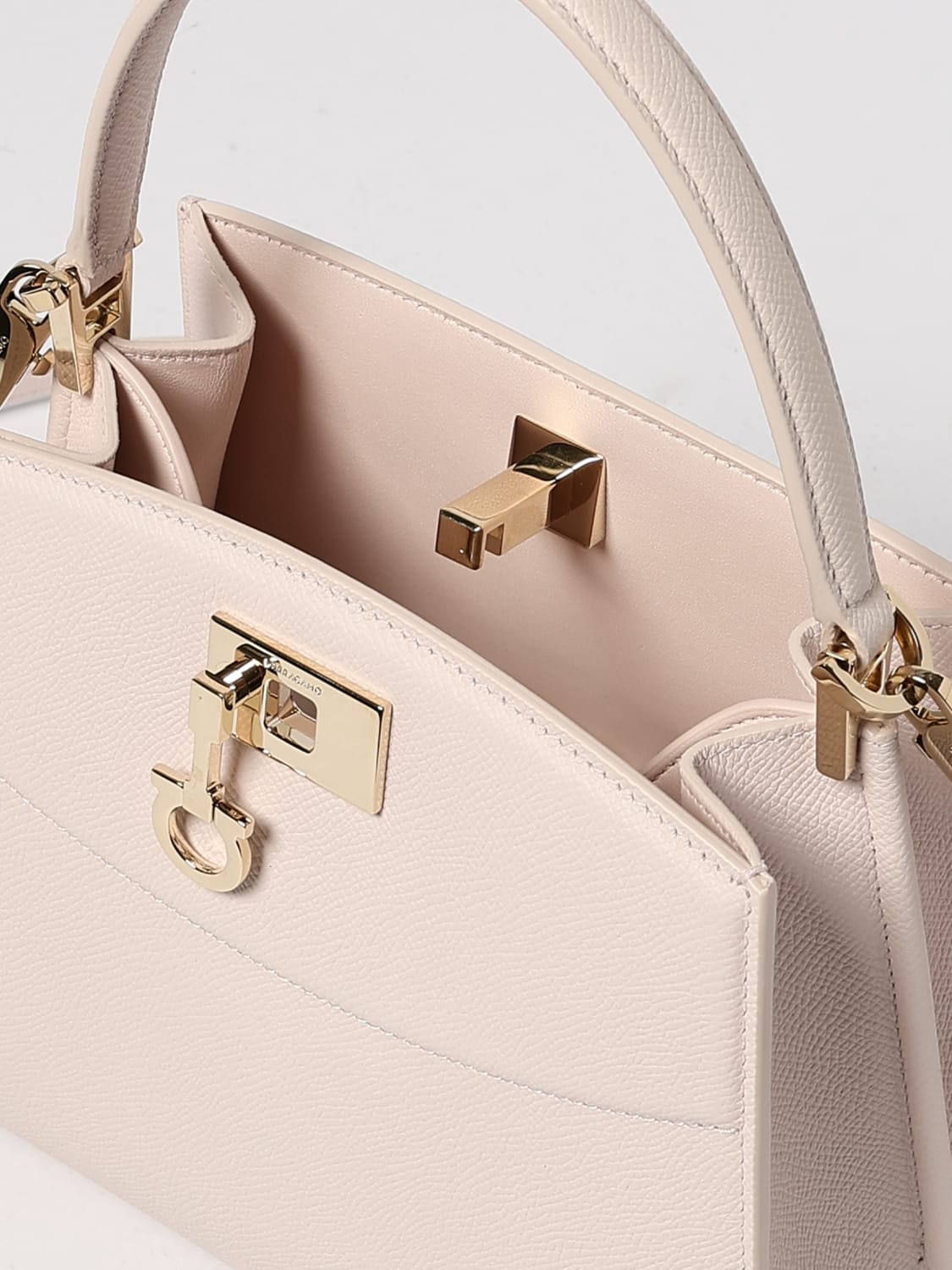 FERRAGAMO HANDBAG: Shoulder bag woman Ferragamo, Pink - Img 5