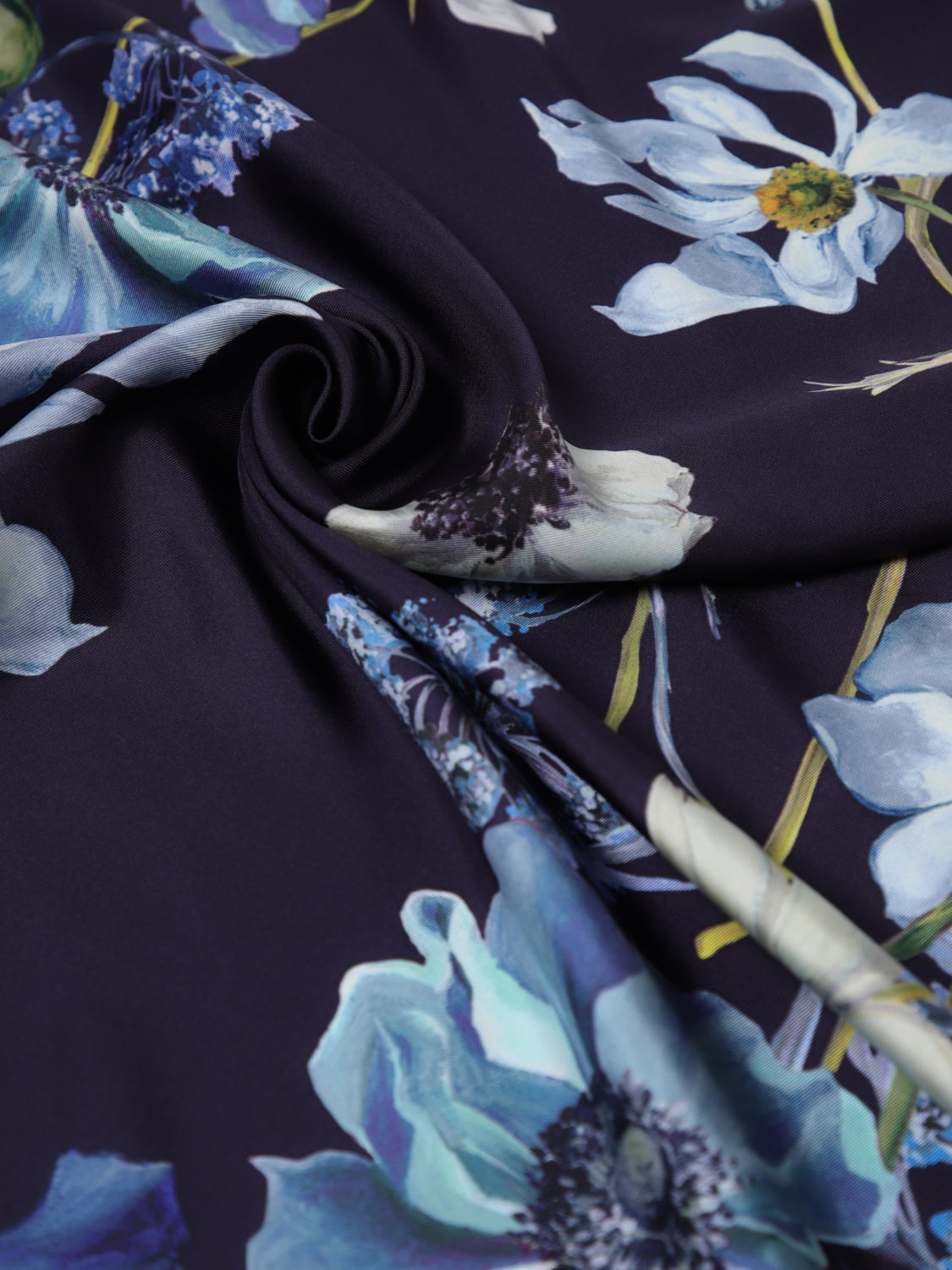 FERRAGAMO FOULARD: Foulard femme Ferragamo, Bleu Marine - Img 3