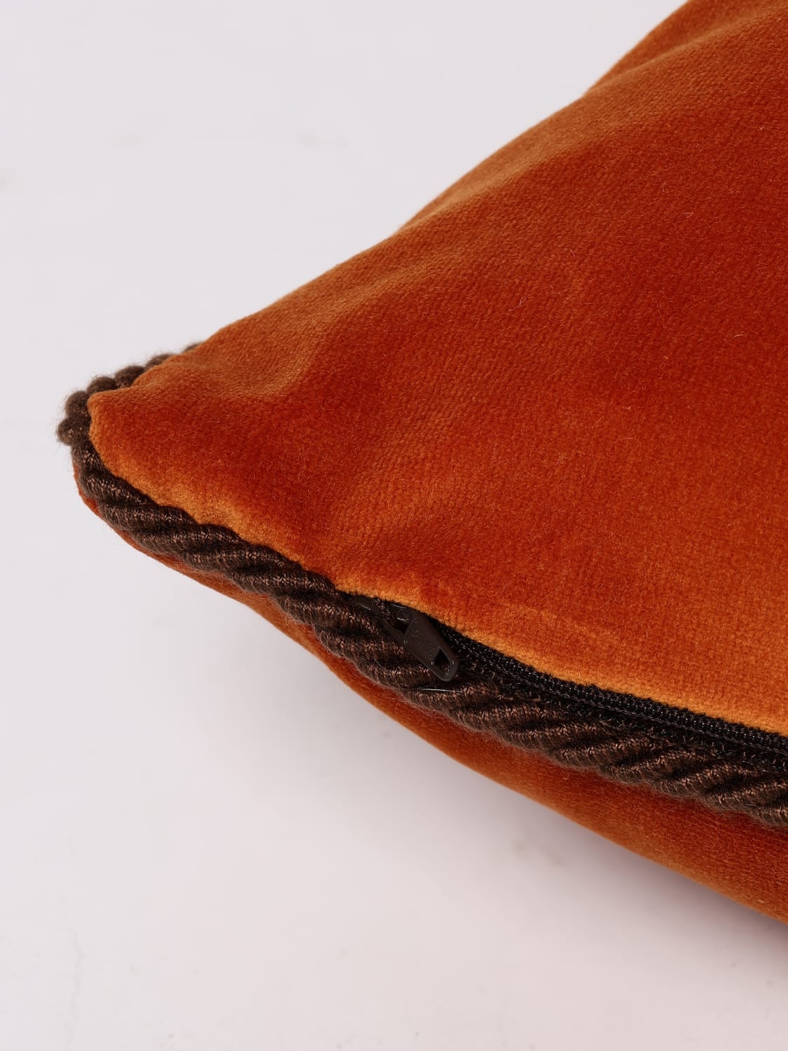 ETRO HOME CUSHIONS: Cushions lifestyle Etro Home, Brick Red - Img 4