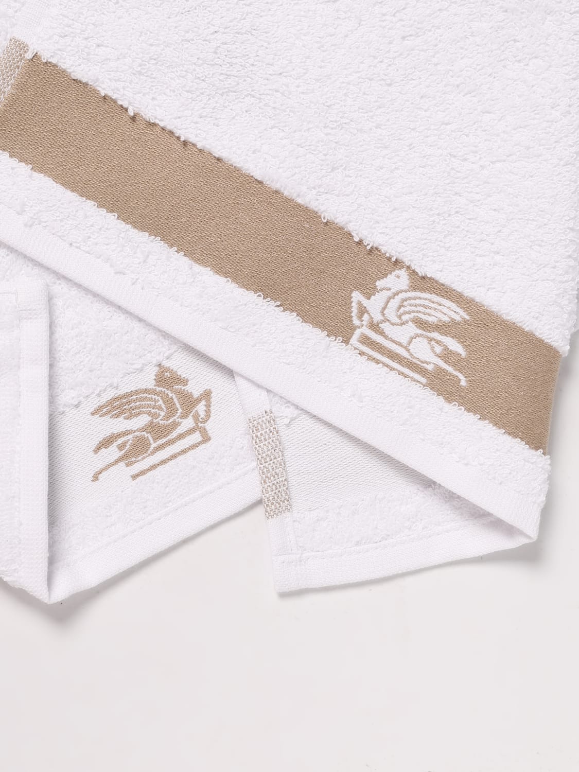 ETRO HOME BATH AND BEACH TOWELS: Bath and beach towels lifestyle Etro Home, White - Img 4