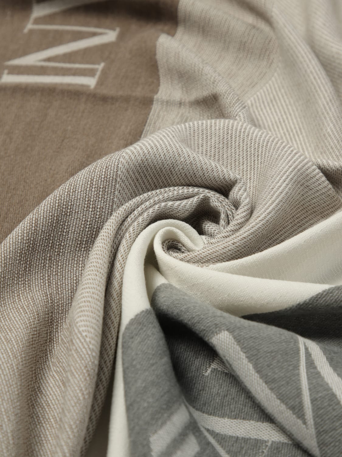 EMPORIO ARMANI BUFANDA: Fular mujer Emporio Armani, Beige - Img 3