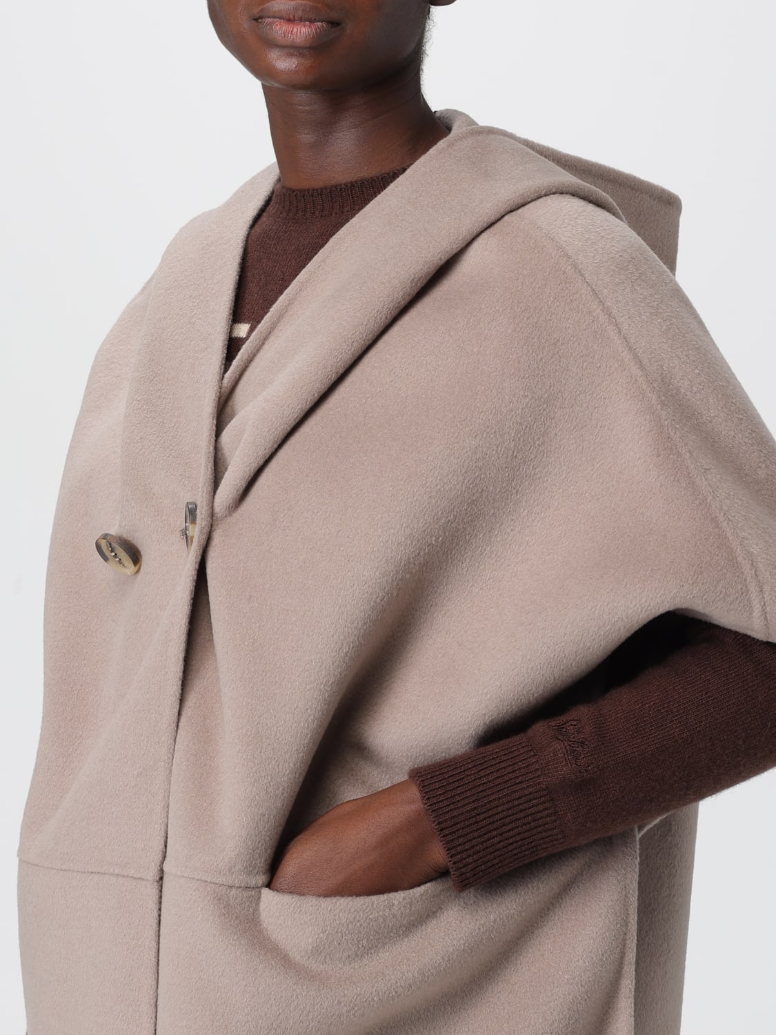 HANITA COAT: Cape woman Hanita, Dove Grey - Img 4