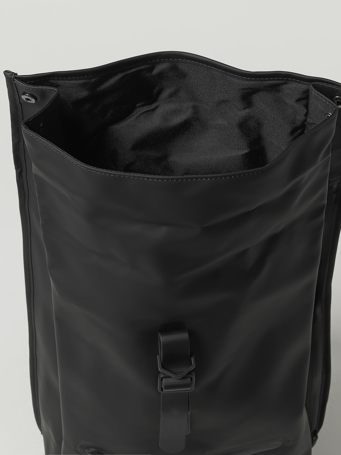 RAINS BACKPACK: Bags men Rains, Black - Img 4