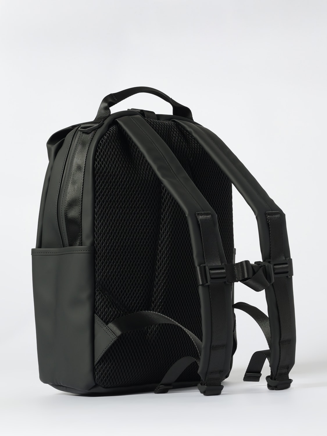 RAINS ZAINO: Zaino Clip Front 21L Rains in PES waterproof , Nero - Img 2