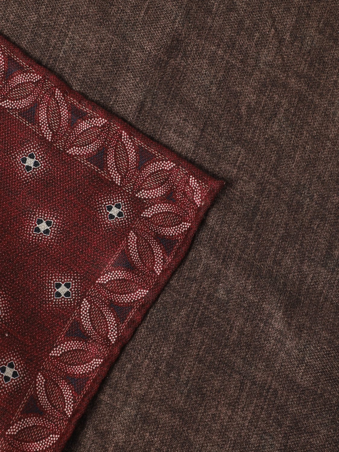 BRUNELLO CUCINELLI POCHETTE: Fazzoletto da taschino in seta Brunello Cucinelli, Bordeaux - Img 3