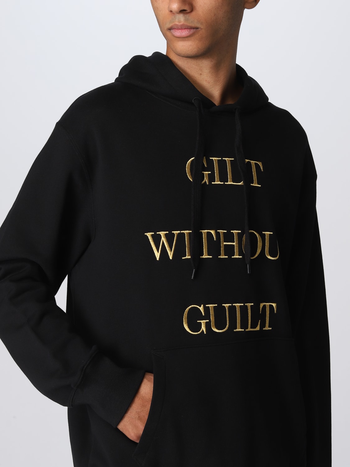 パーカー・フーディ Moschino \"GUILT WITHOUT GUILT\" SWEATSHIRT (17887228_6555) Moschino 