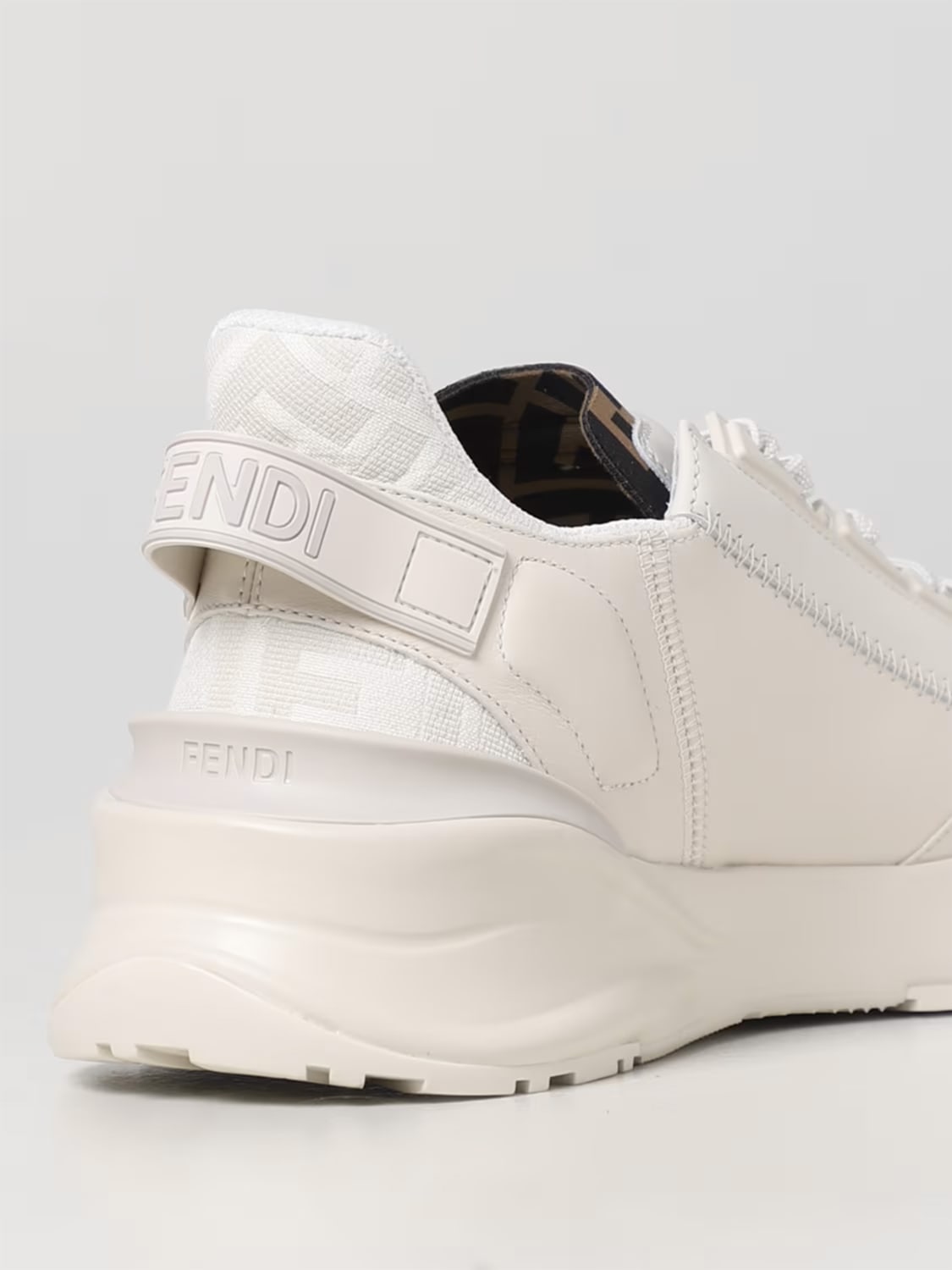 FENDI SNEAKERS: Sneakers Flow Fendi in pelle e canvas con monogram FF jacquard, Bianco - Img 3