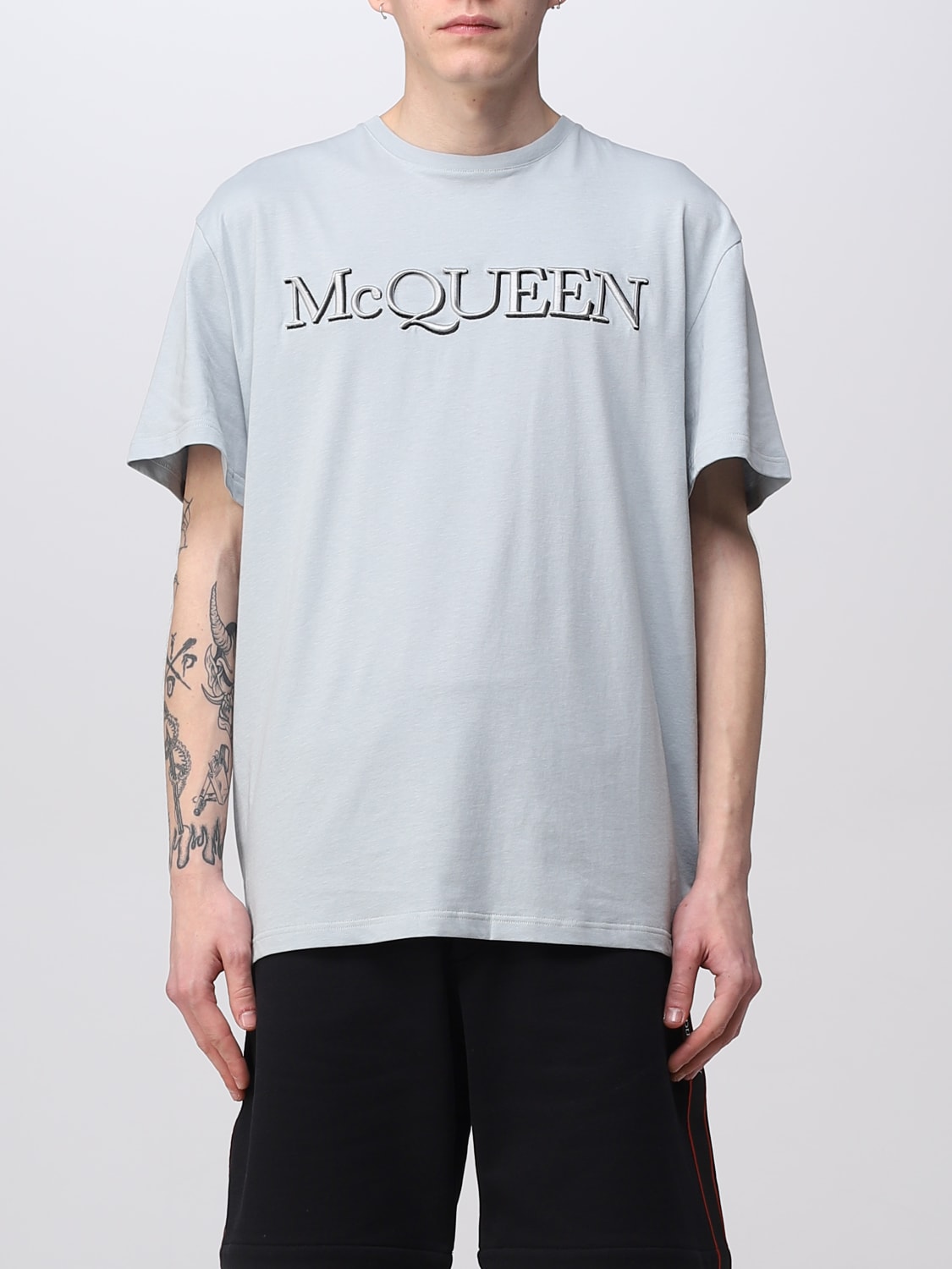 ALEXANDER MCQUEEN: logo T-shirt - Grey | Alexander McQueen t-shirt  649876QUZ56 online at GIGLIO.COM