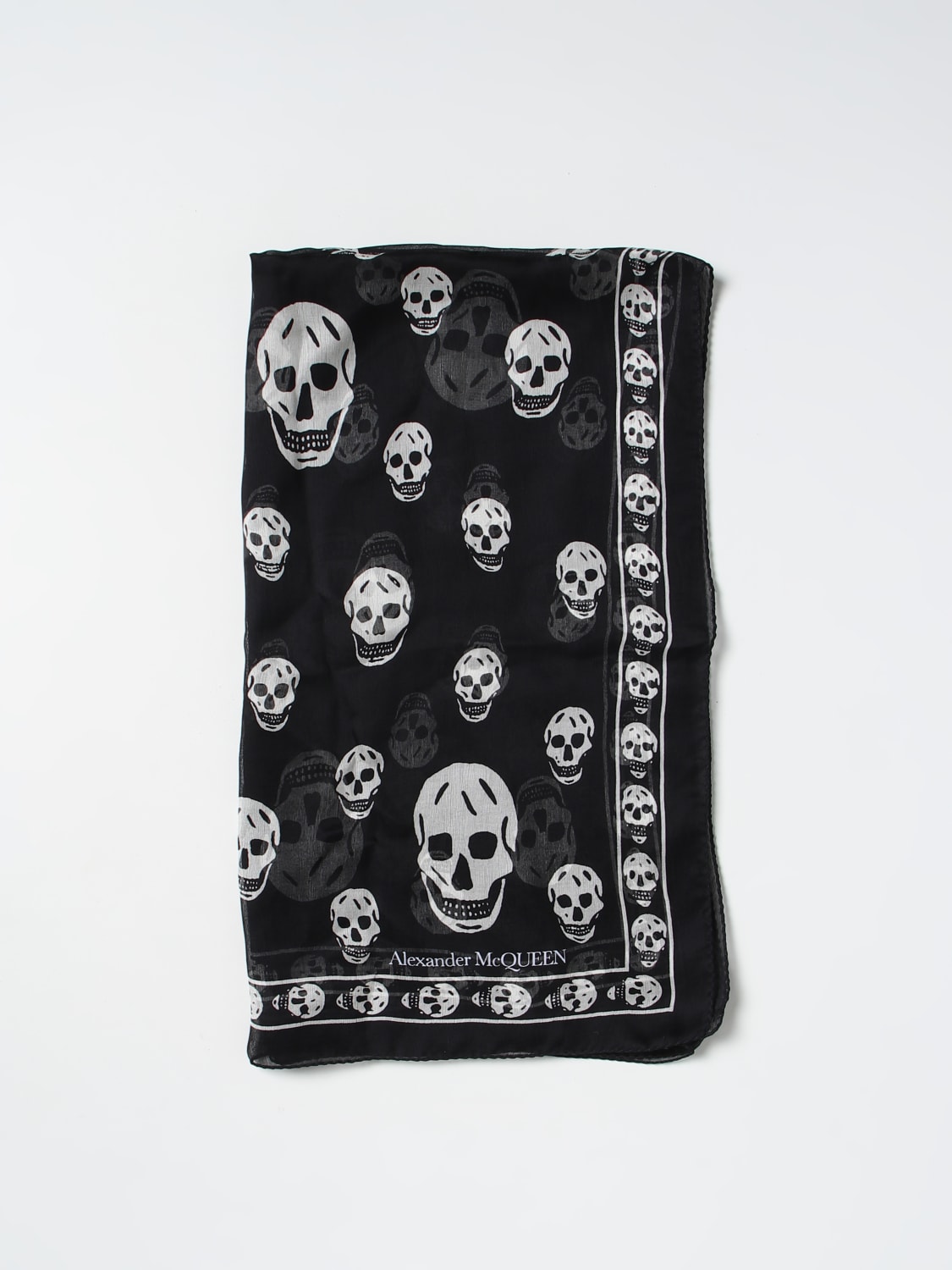 MCQUEEN: Skull scarf in silk - Black | McQueen scarf