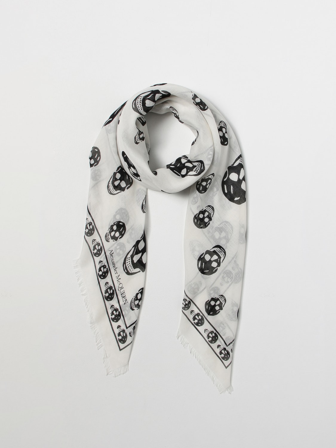 MCQUEEN: Skull scarf in silk blend - White | McQueen scarf