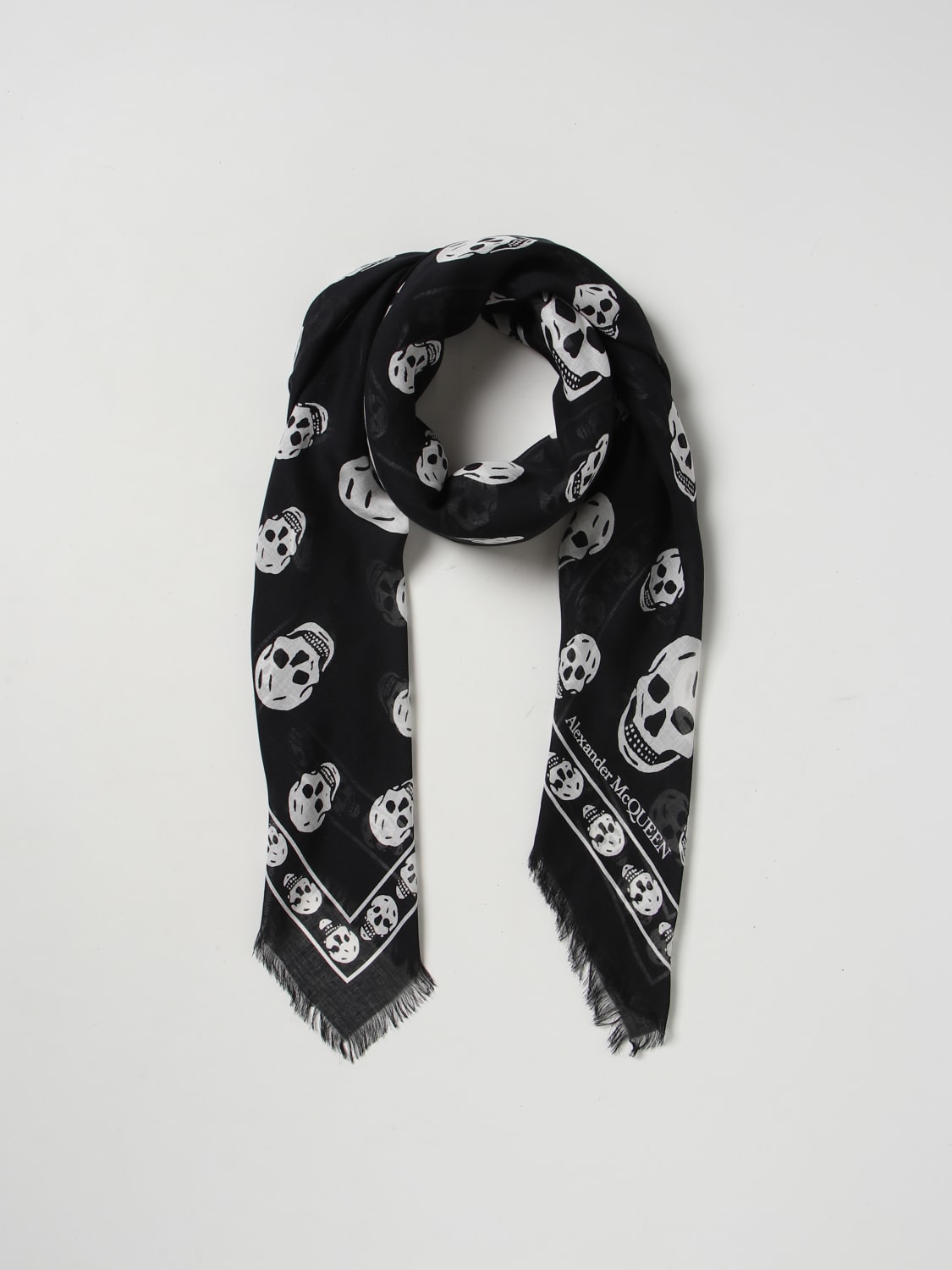 Skull Alexander McQueen scarf in silk blend