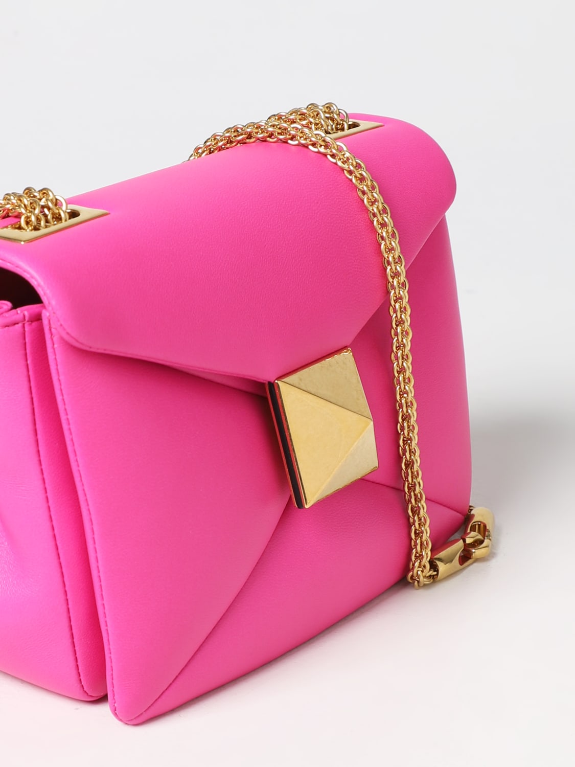 VALENTINO GARAVANI: One Stud bag in quilted nappa leather - Pink 