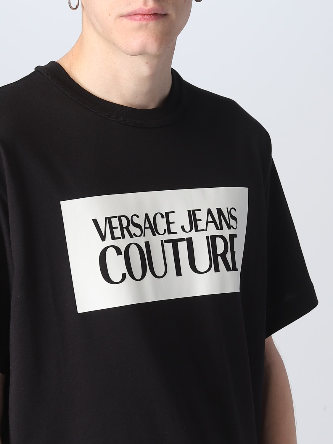 VERSACE JEANS COUTURE T-SHIRT: Versace Jeans Couture T-shirt with logo print, Black - Img 3